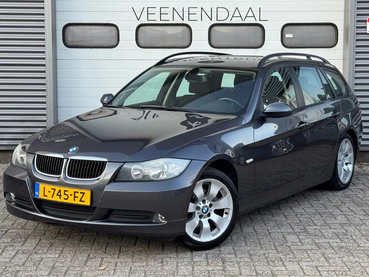 BMW 318 3-serie Touring 318i 129 PK APK 03-2026 TREKHAAK/C Grijs - 2