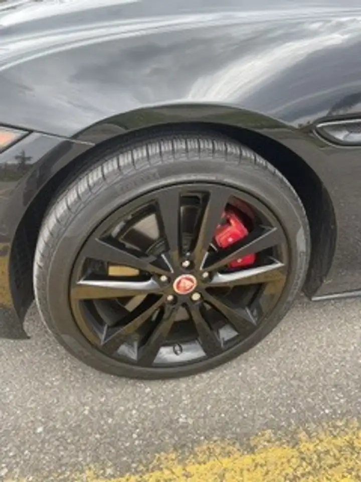 Jaguar XE снимка Jaguar XE
