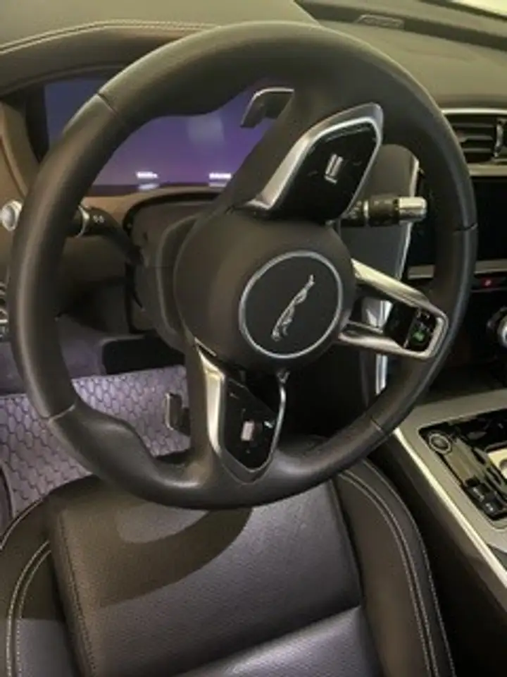 Jaguar XE снимка Jaguar XE