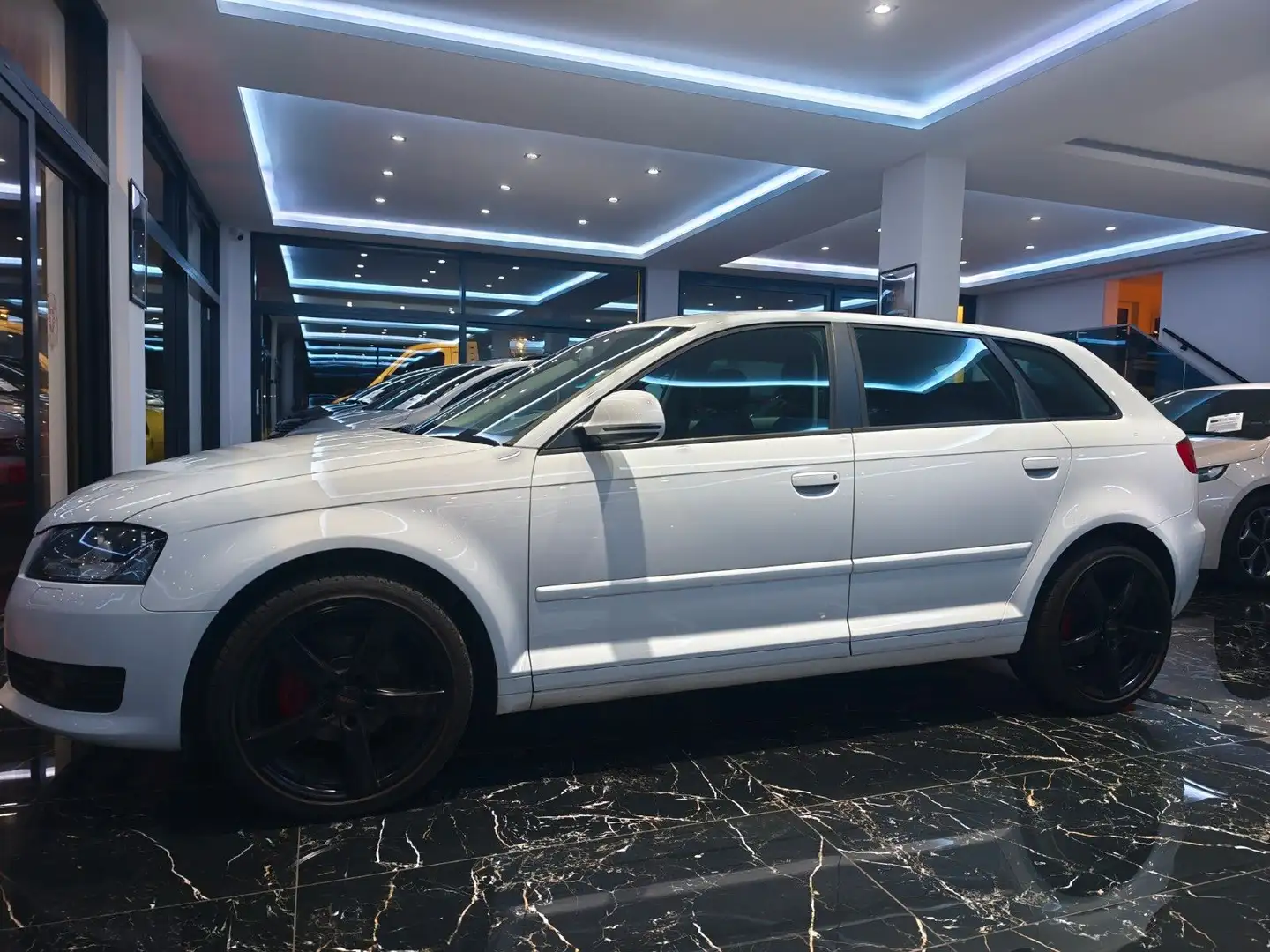 Audi A3 Sportback 1.9 TDI Attraction Blanc - 2