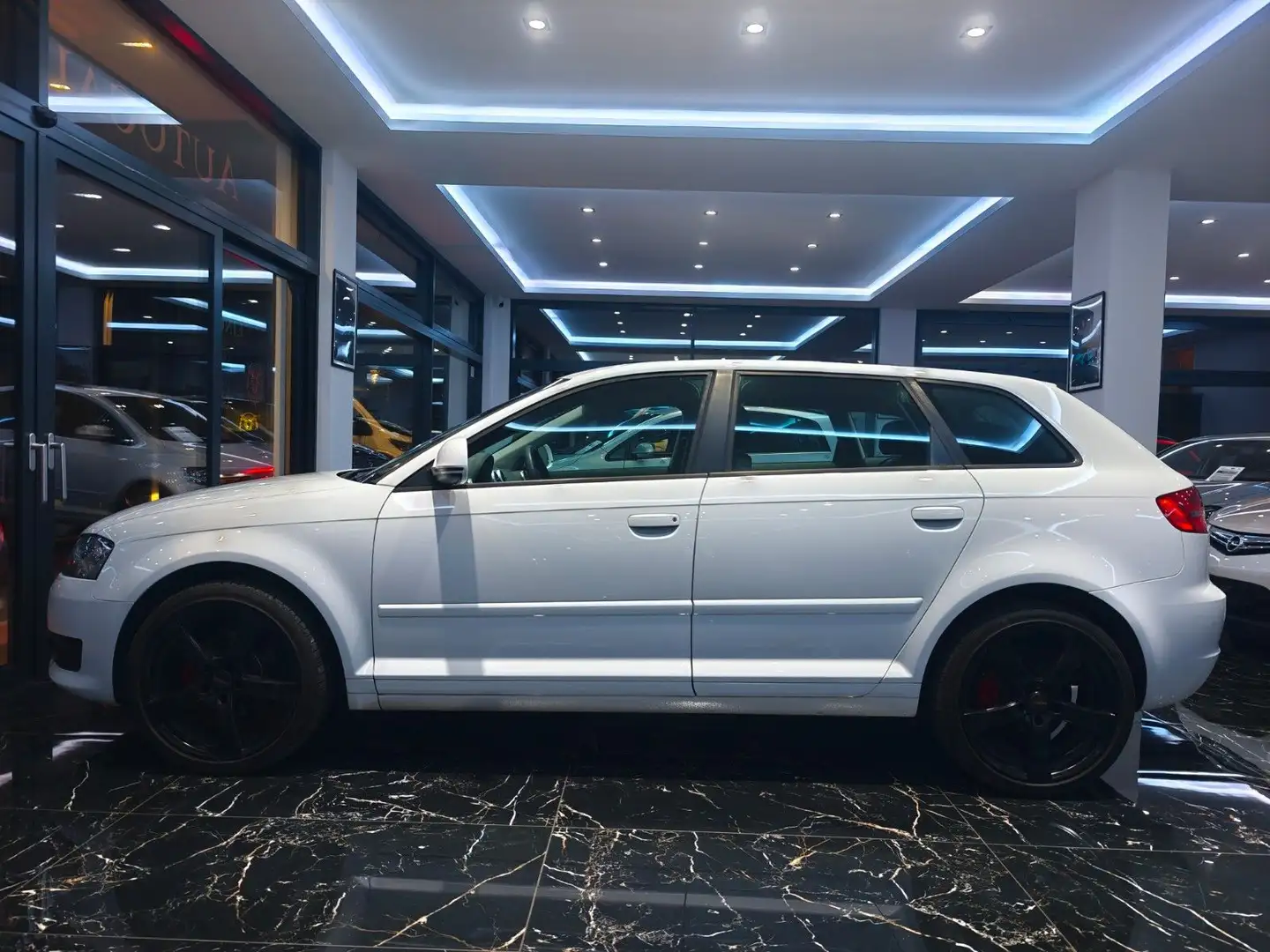 Audi A3 Sportback 1.9 TDI Attraction Blanc - 1