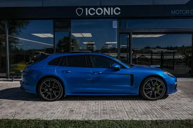 Porsche Panamera view 4