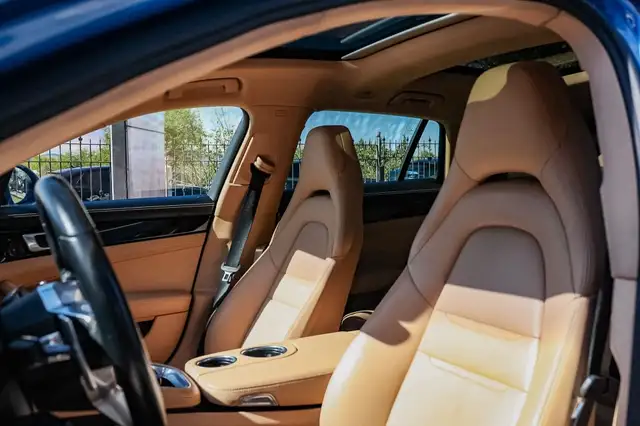 Porsche Panamera view 13