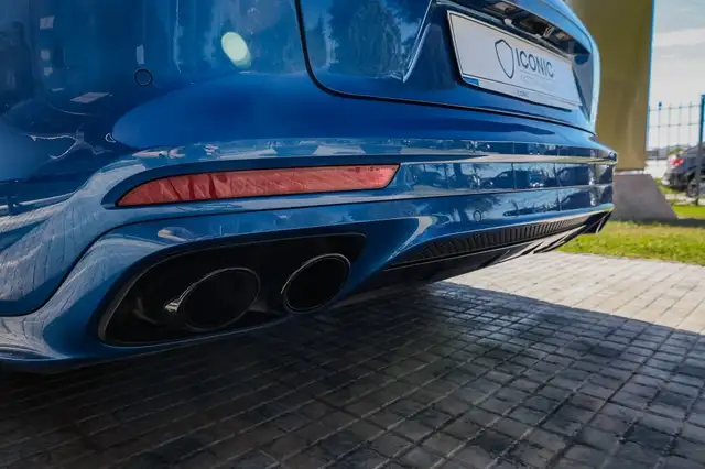 Porsche Panamera view 8