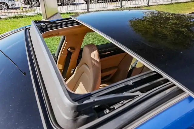 Porsche Panamera view 10