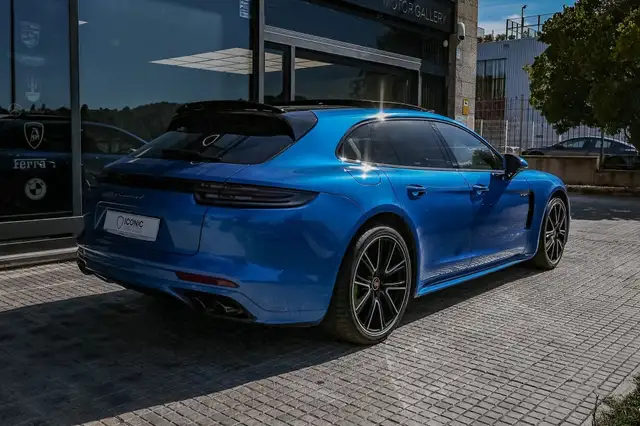 Porsche Panamera view 5