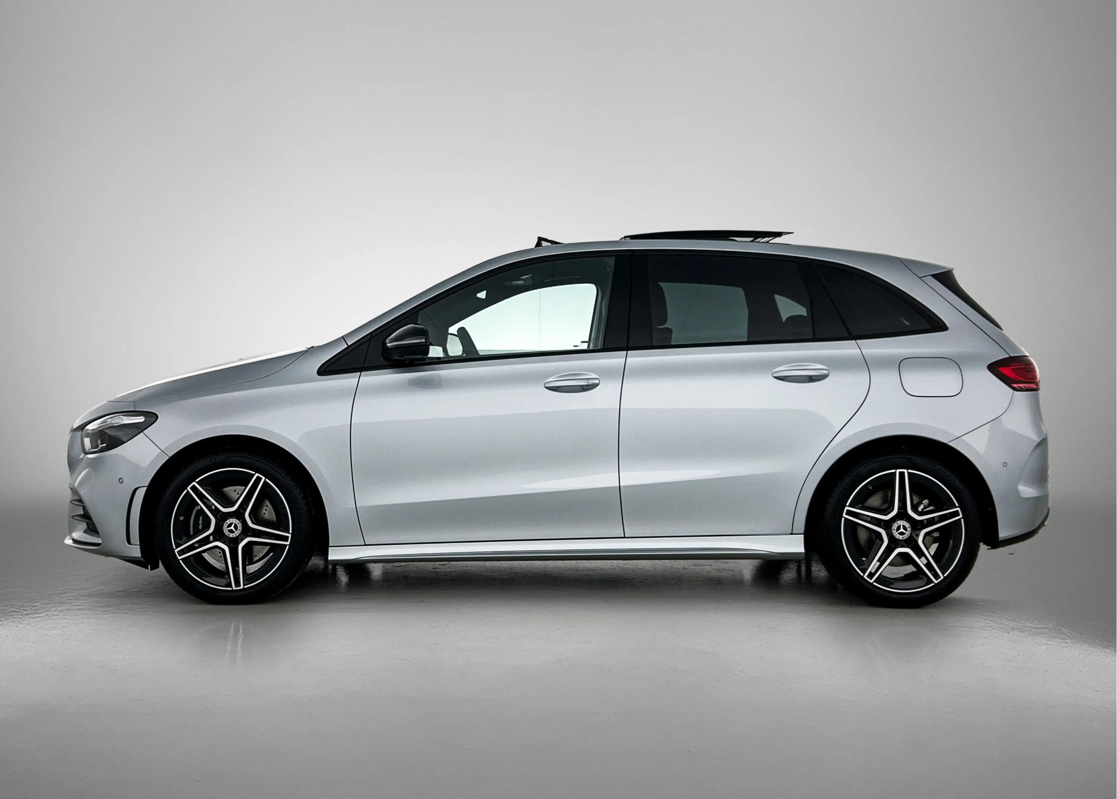 Mercedes-Benz B 250 e Business Solution AMG | Premium Plus pakket | Tr — photo 3