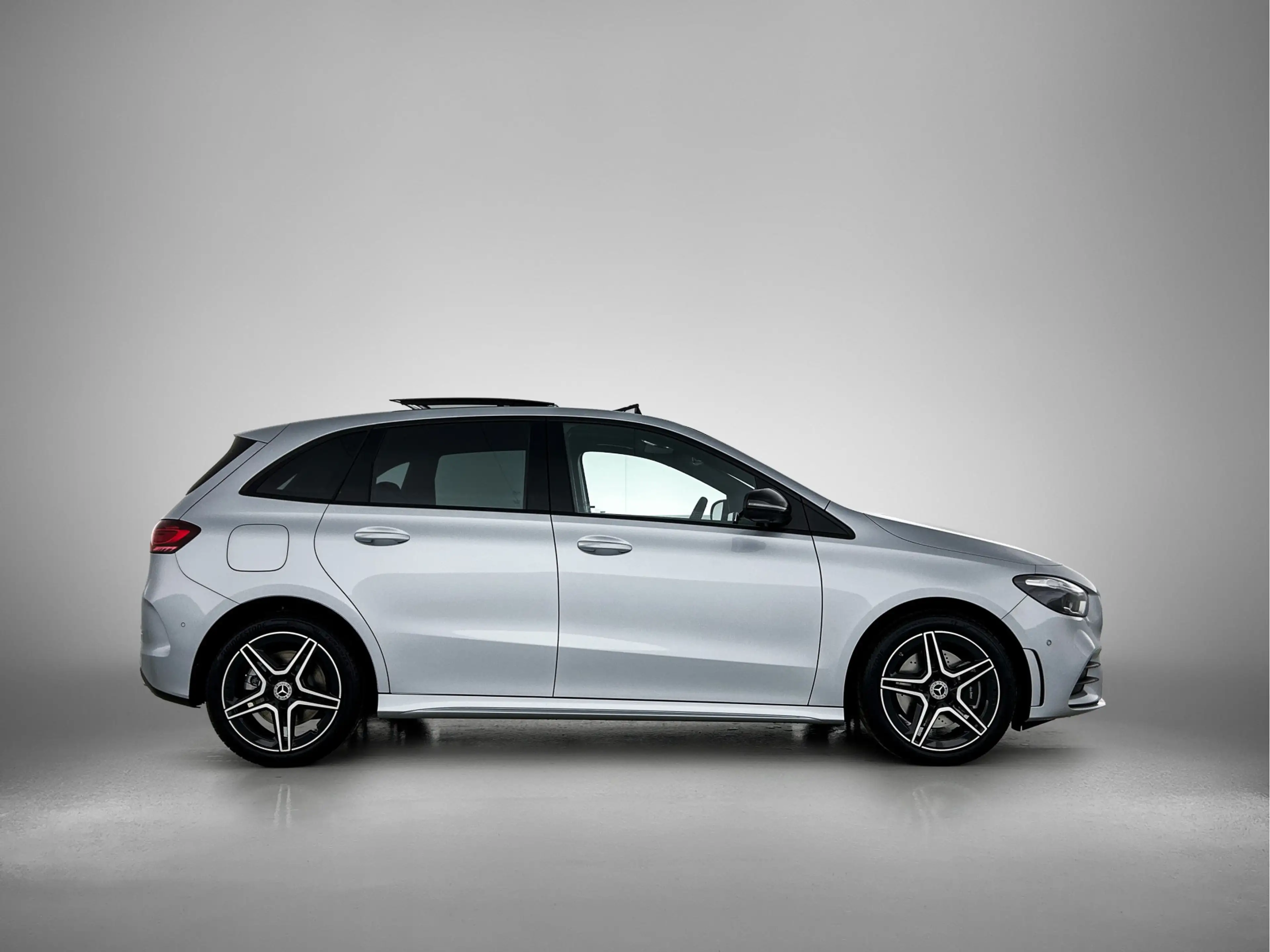 Mercedes-Benz B 250 e Business Solution AMG | Premium Plus pakket | Tr — photo 12