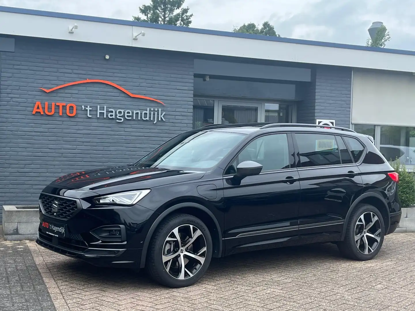 SEAT Tarraco 1.4 TSI e-Hybrid PHEV FR 245PK pano 1EIG 19" Zwart - 2