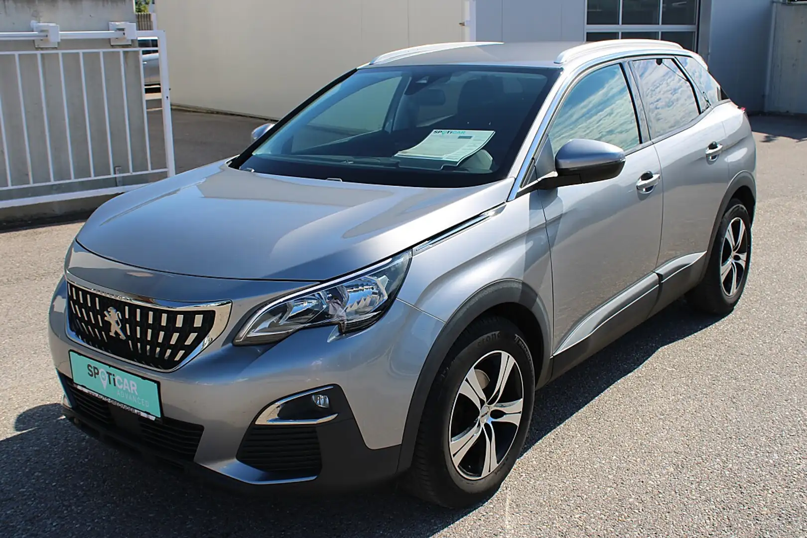 Peugeot 3008 1,5 BlueHDi 130 S&S EAT8 Active Aut. Grau - 1