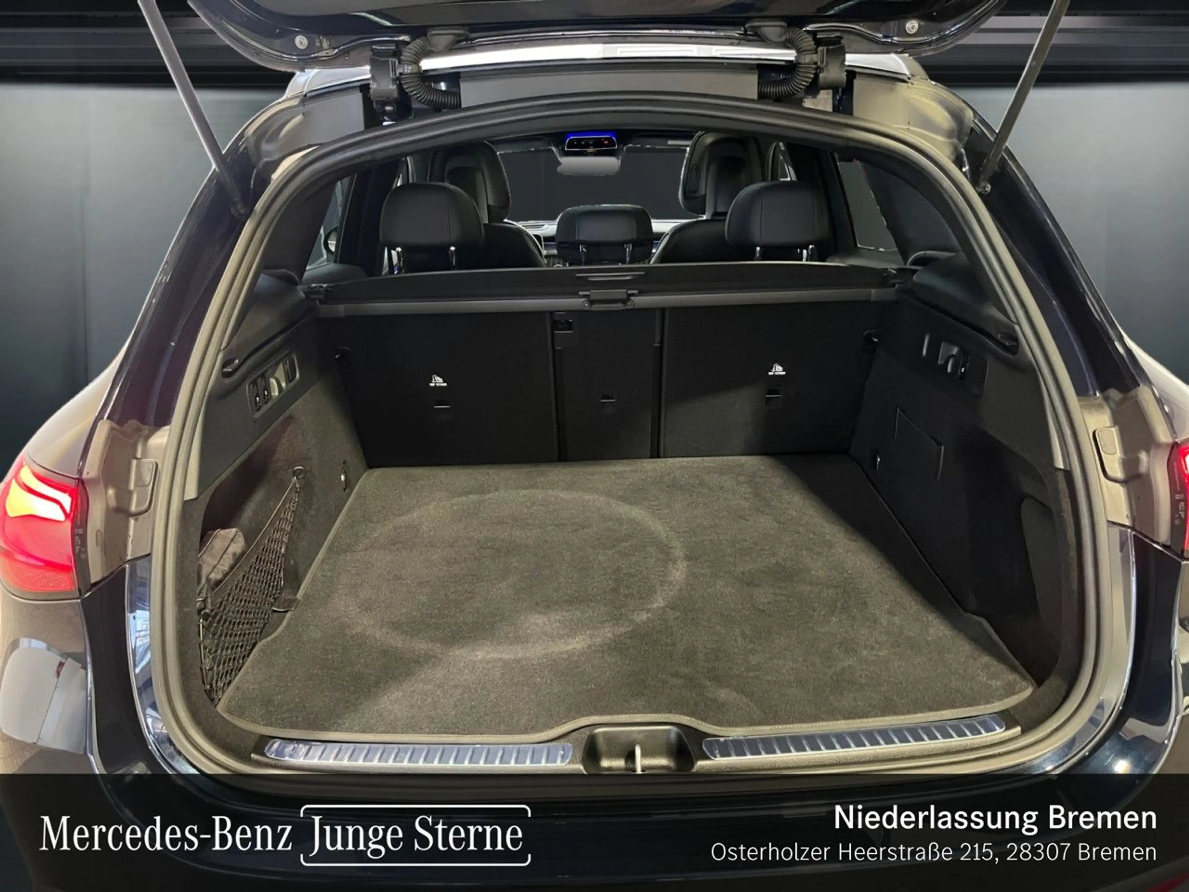 Mercedes-Benz GLC 300 d 4M AMG+NIGHT+PANO+360+STHZG+BURMESTER+9G — photo 6