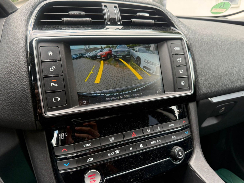 Jaguar F-Pace F-PACE — photo 11