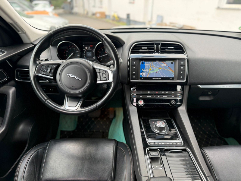 Jaguar F-Pace F-PACE — photo 12