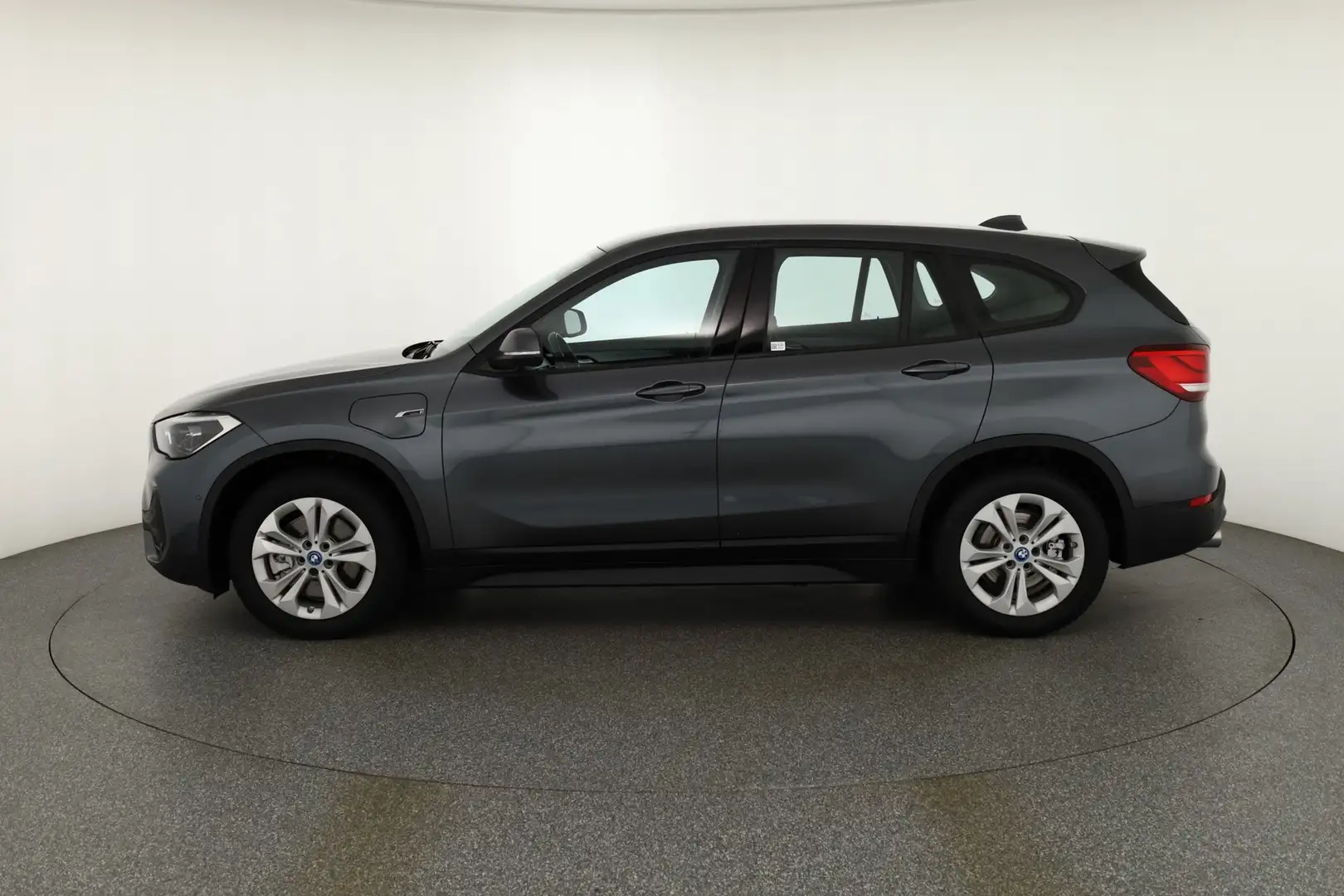 BMW X1 25 e xDrive LED Navi Sitzheizung Kamera Tempo Grijs - 2