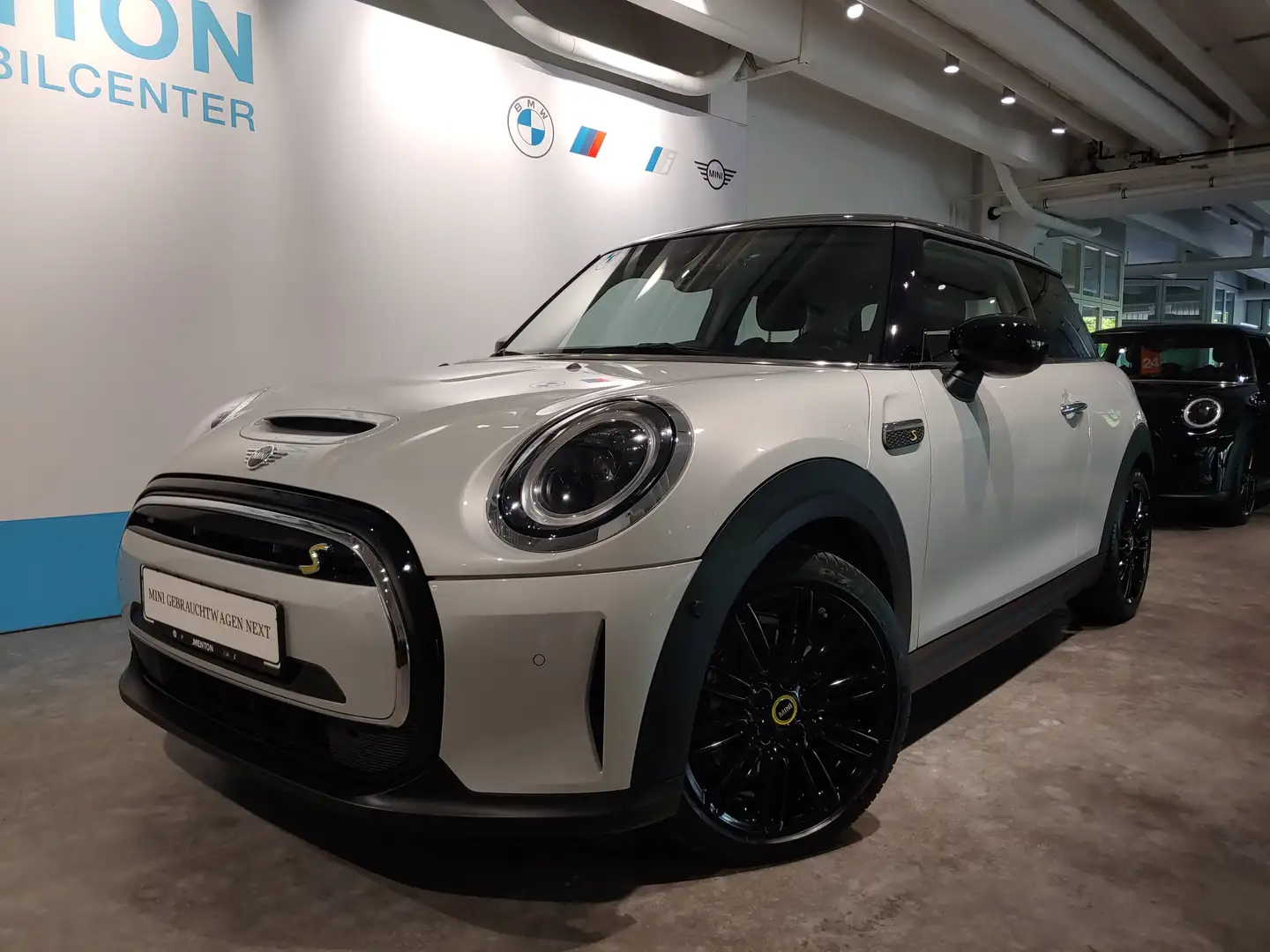 MINI Cooper SE Head-Up/LED/Navi/Tempomat Grijs - 2