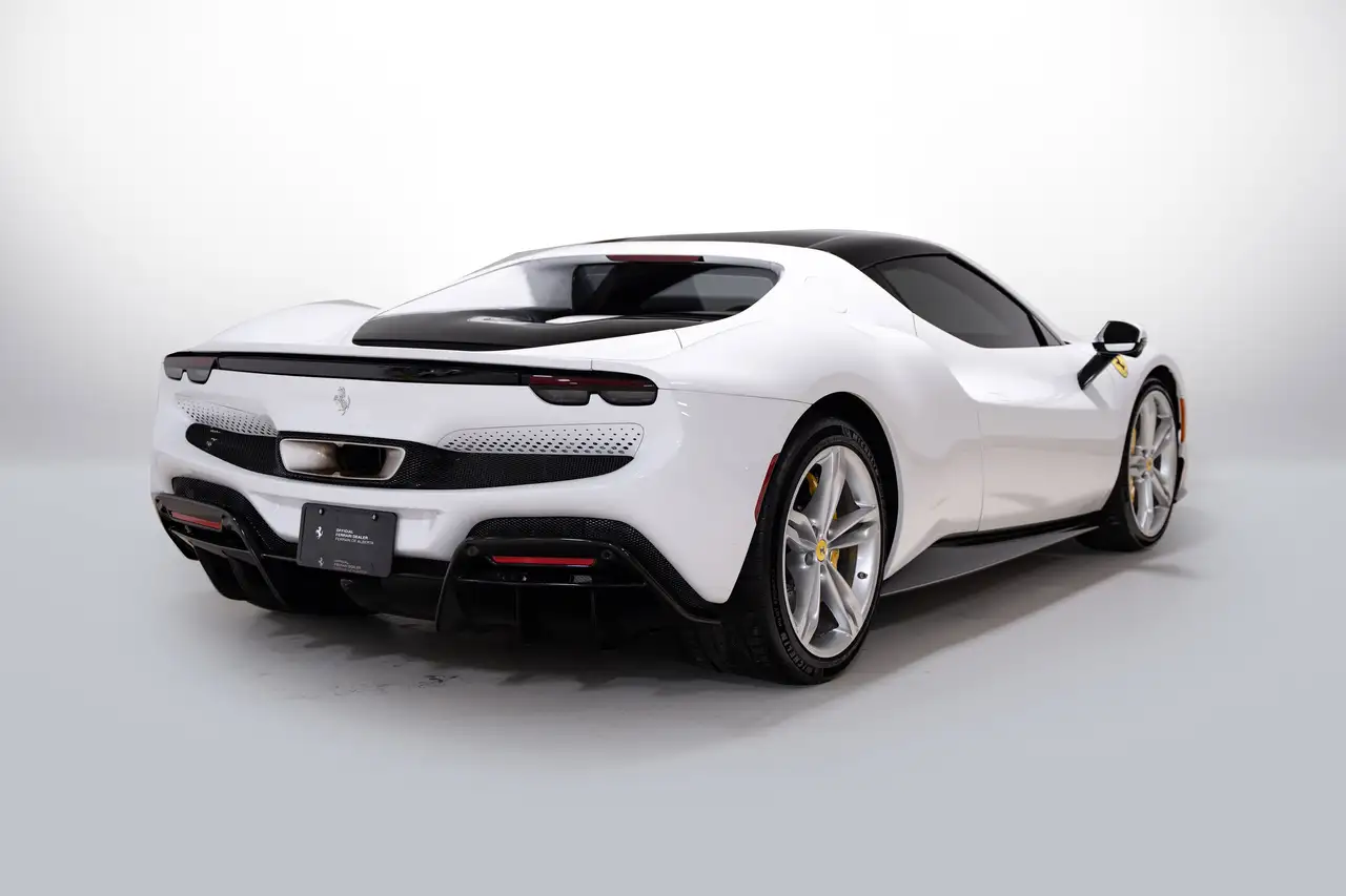 Ferrari 296 GTB снимка Ferrari 296 GTB