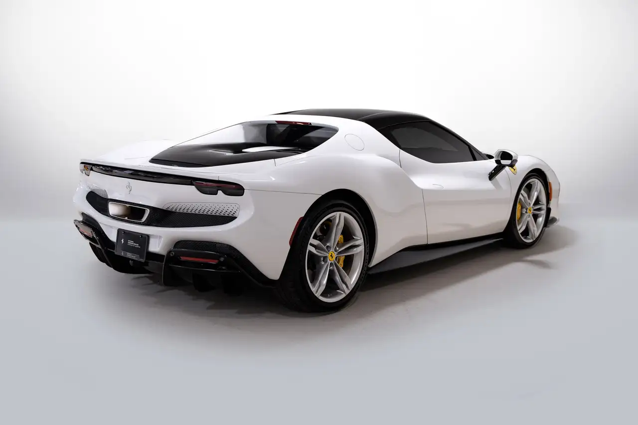 Ferrari 296 GTB снимка Ferrari 296 GTB