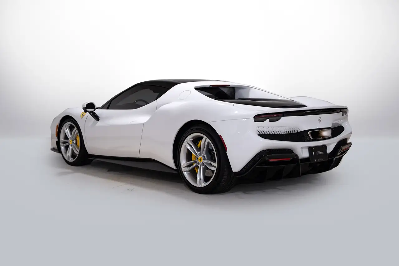 Ferrari 296 GTB снимка Ferrari 296 GTB
