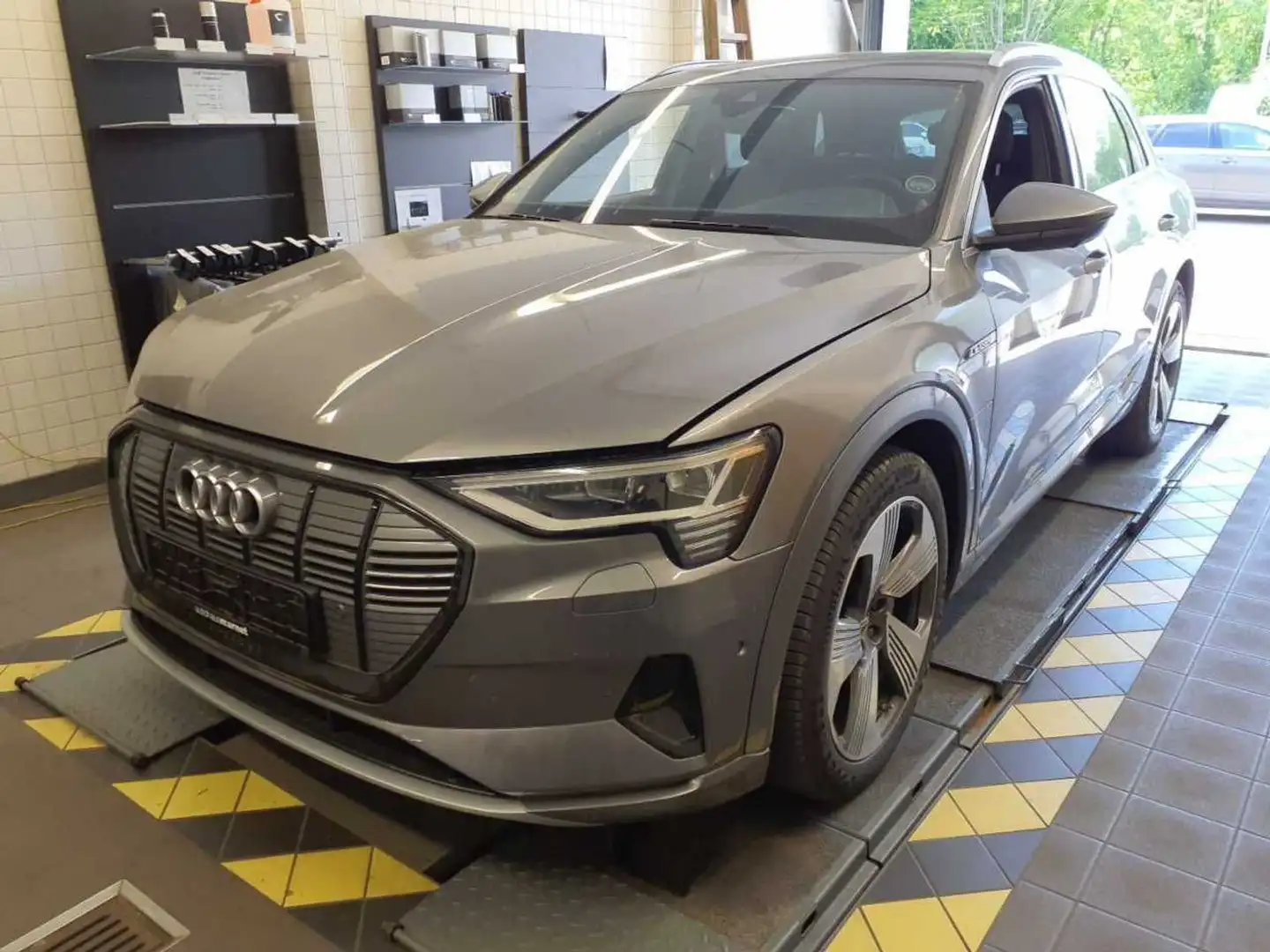 Audi e-tron advanced 55 quattro*S line*Stadt/Tour*Top Grey - 2