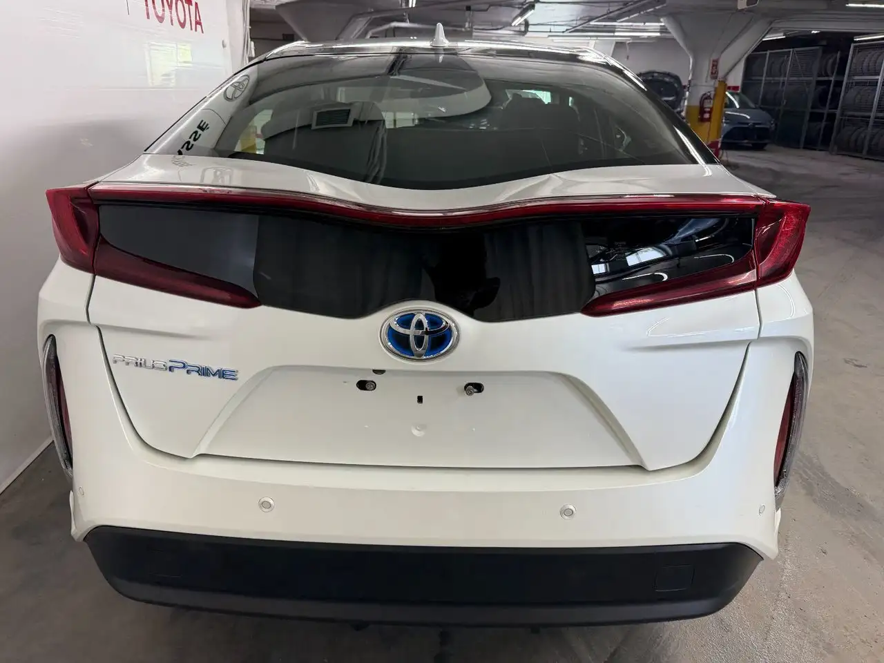 Toyota Prius Prime снимка Toyota Prius Prime