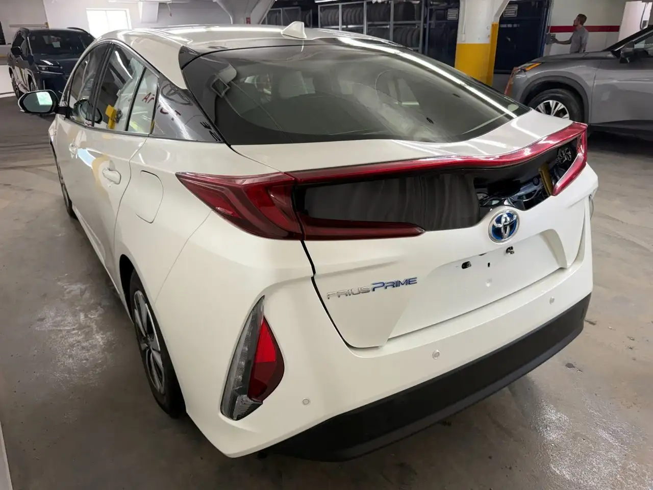 Toyota Prius Prime снимка Toyota Prius Prime