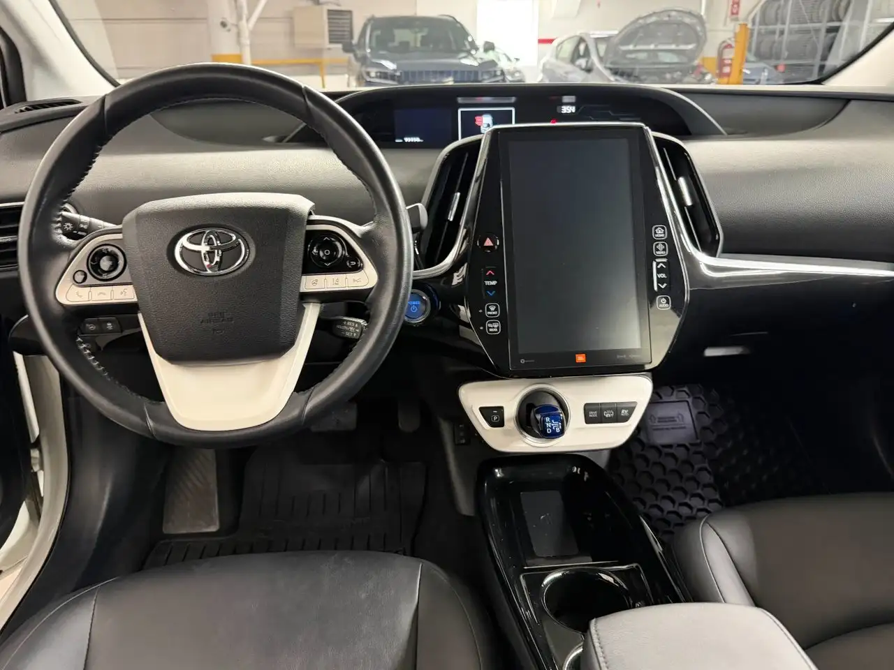 Toyota Prius Prime снимка Toyota Prius Prime