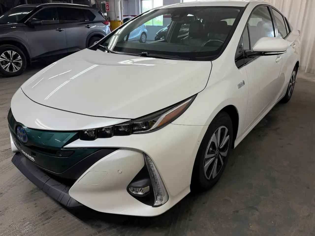 Toyota Prius Prime снимка Toyota Prius Prime