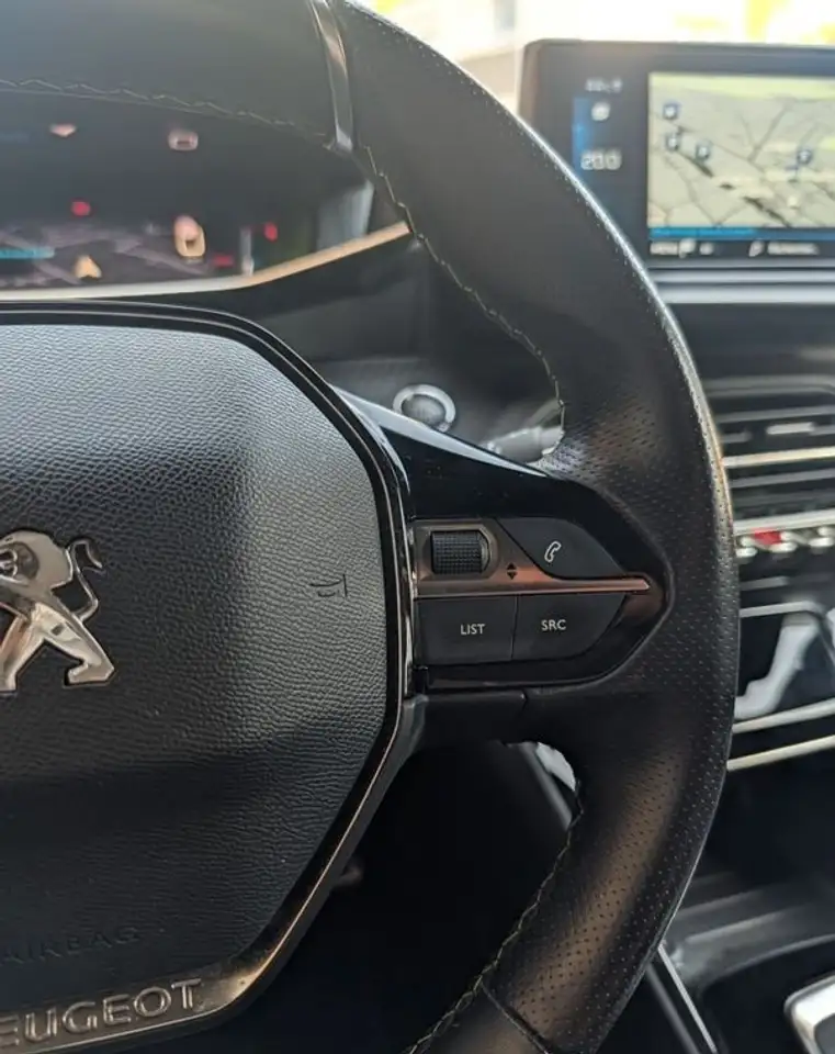 Peugeot 208 208 — photo 21