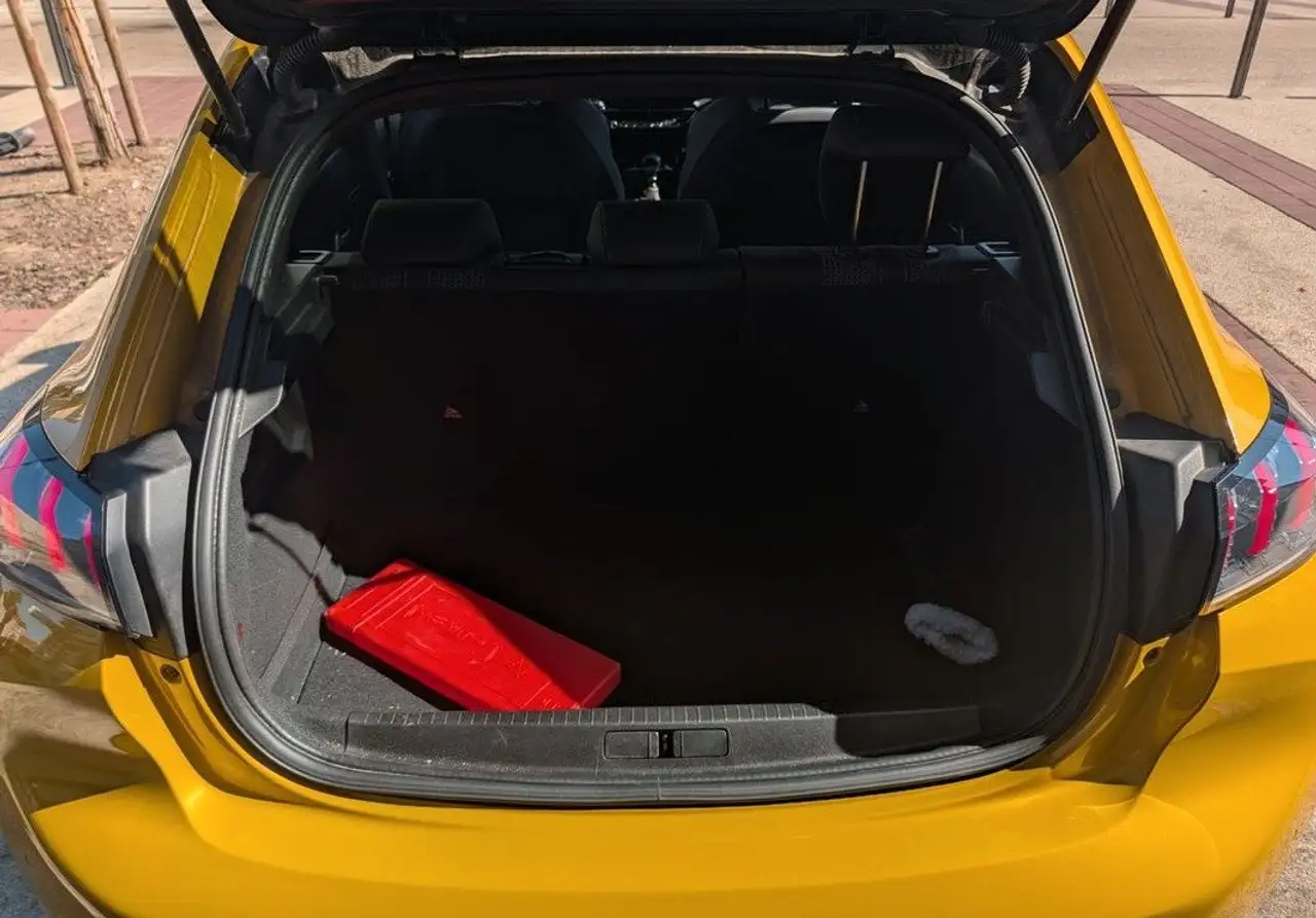 Peugeot 208 208 — photo 30