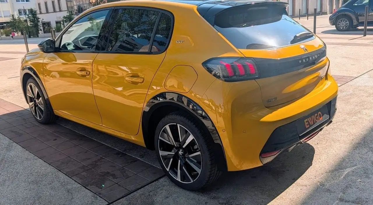 Peugeot 208 208 — photo 11