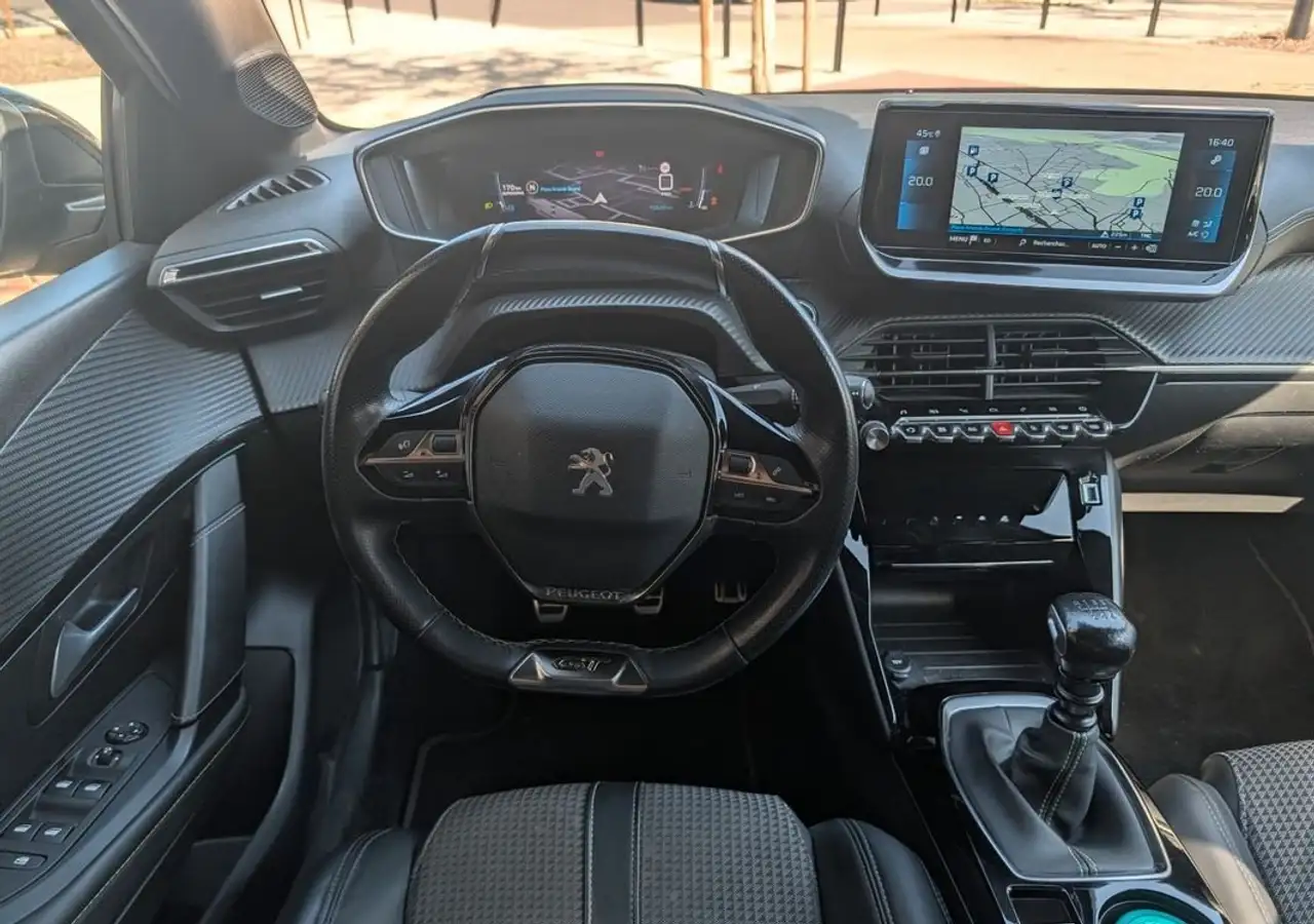 Peugeot 208 208 — photo 14