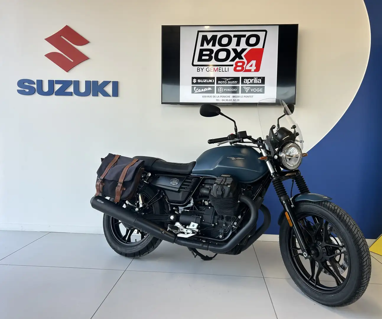 Moto Guzzi V 7 Azul - 1