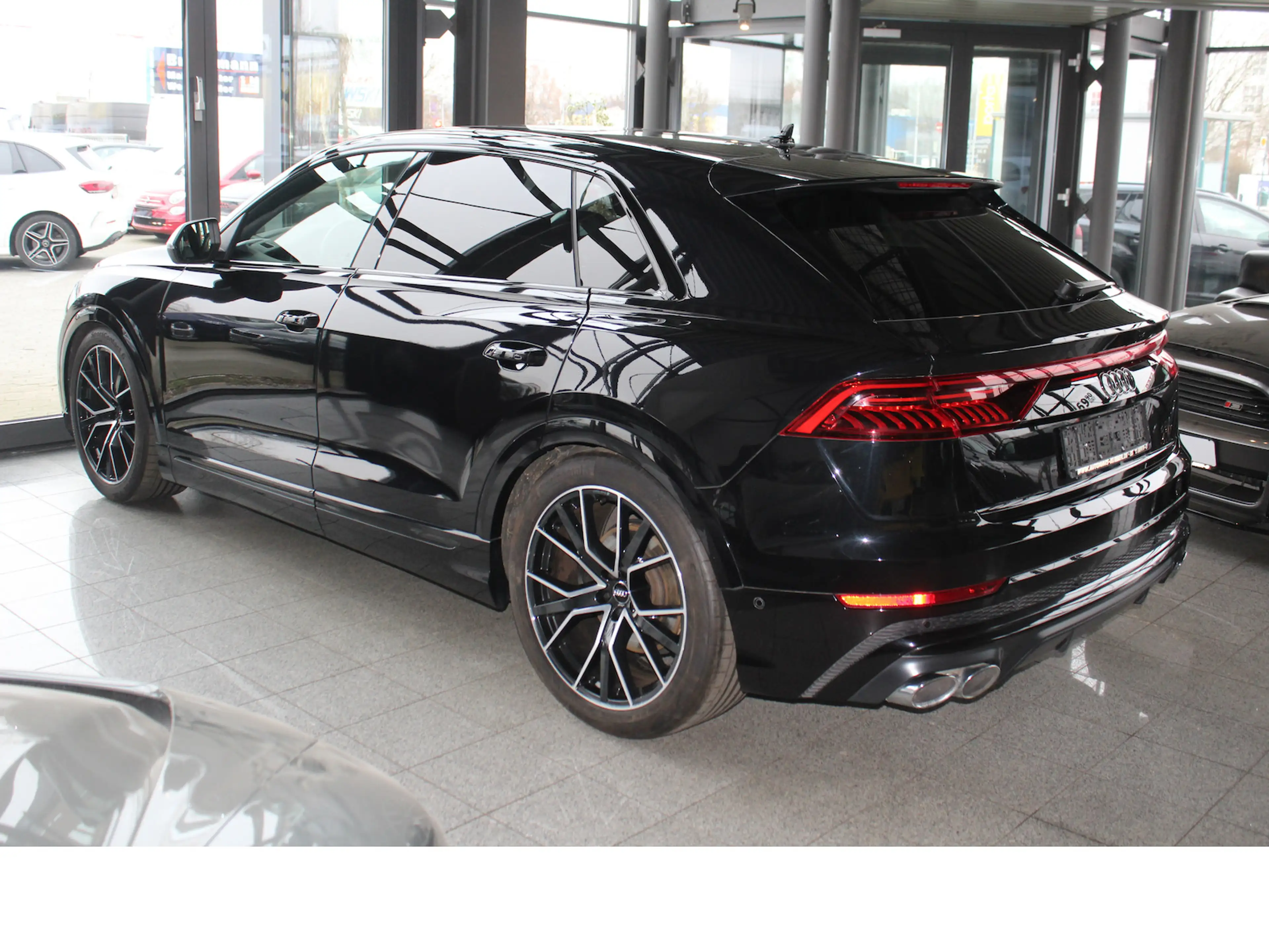 Audi SQ8 4.0 TDI quat LUFT*PANO*22´*KEY*360°*ACC*H-UP — photo 5