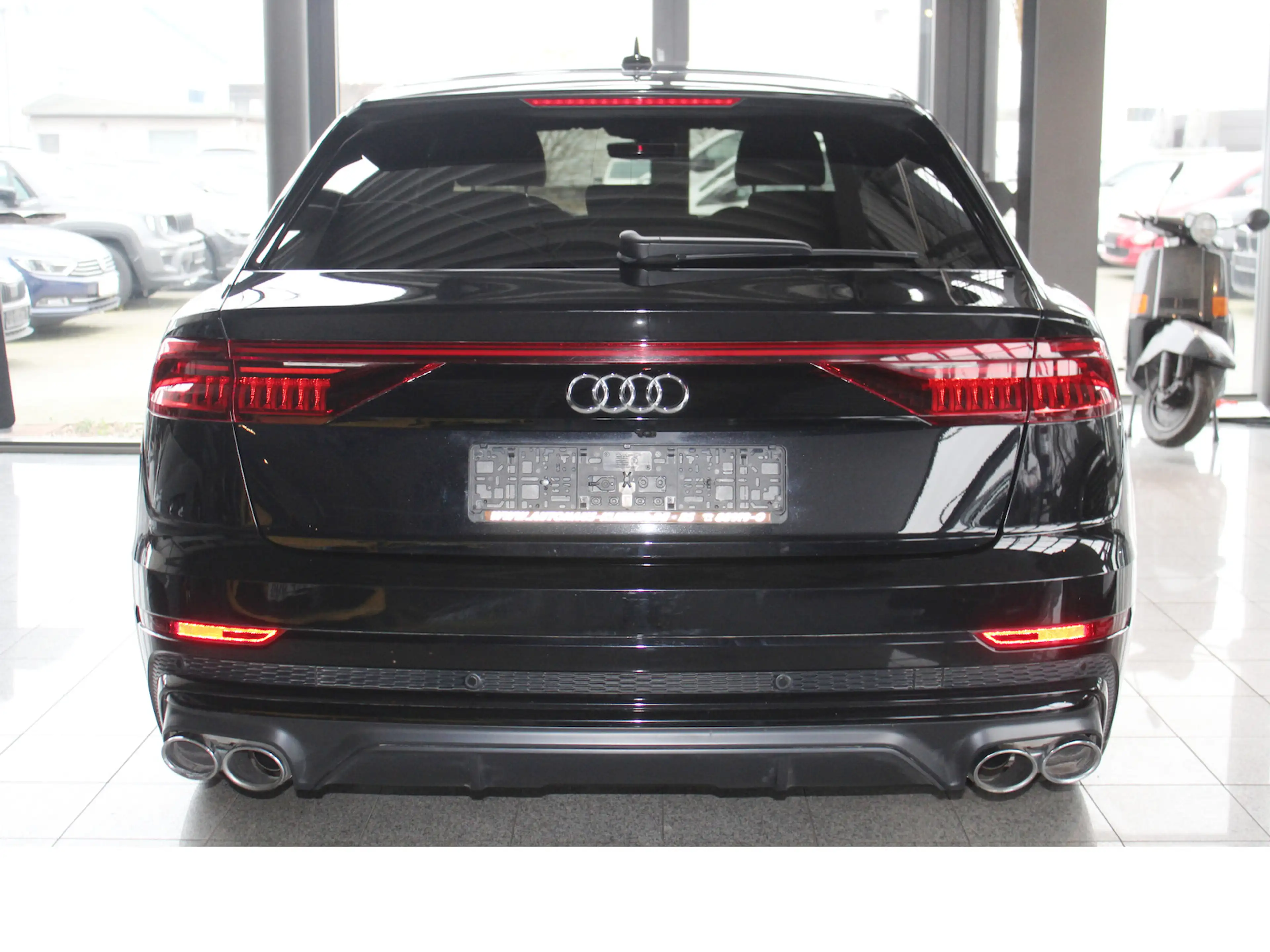 Audi SQ8 4.0 TDI quat LUFT*PANO*22´*KEY*360°*ACC*H-UP — photo 6