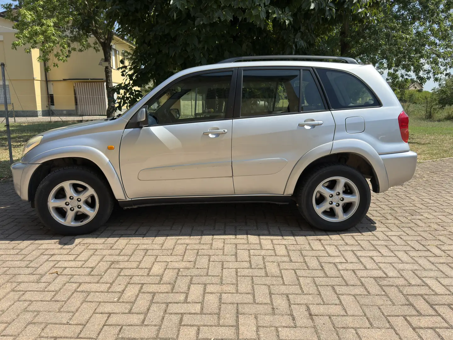 Toyota RAV 4 RAV4 5p 2.0 vvt-i 16v Sol FL - 2