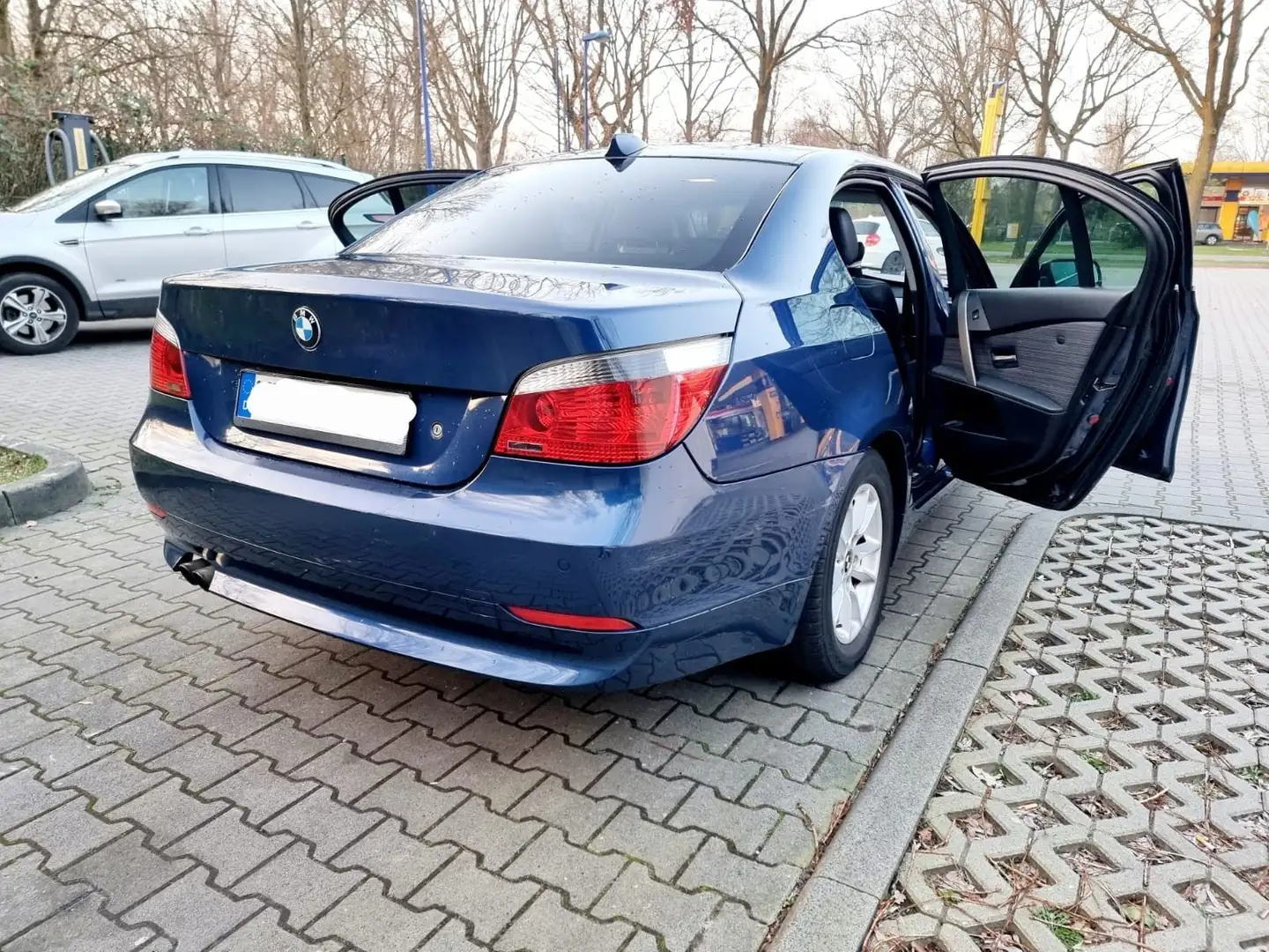 BMW 525 525d Bleu - 1