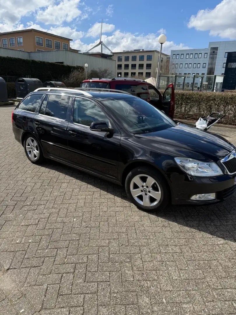 Skoda Octavia Combi 1.4 TSI DSG Ambiente - 2
