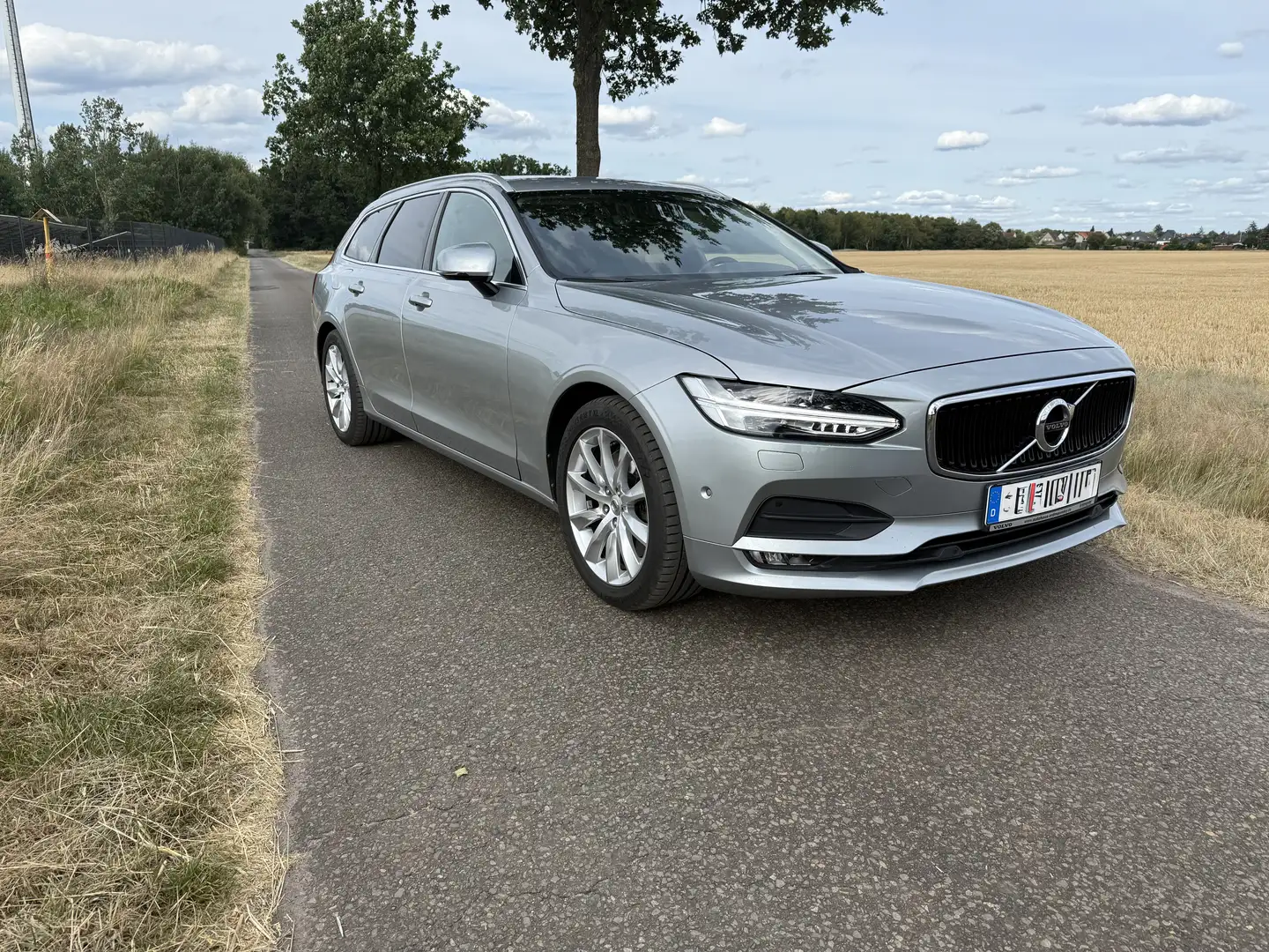Volvo V90 D5 AWD Geartronic Momentum - 1