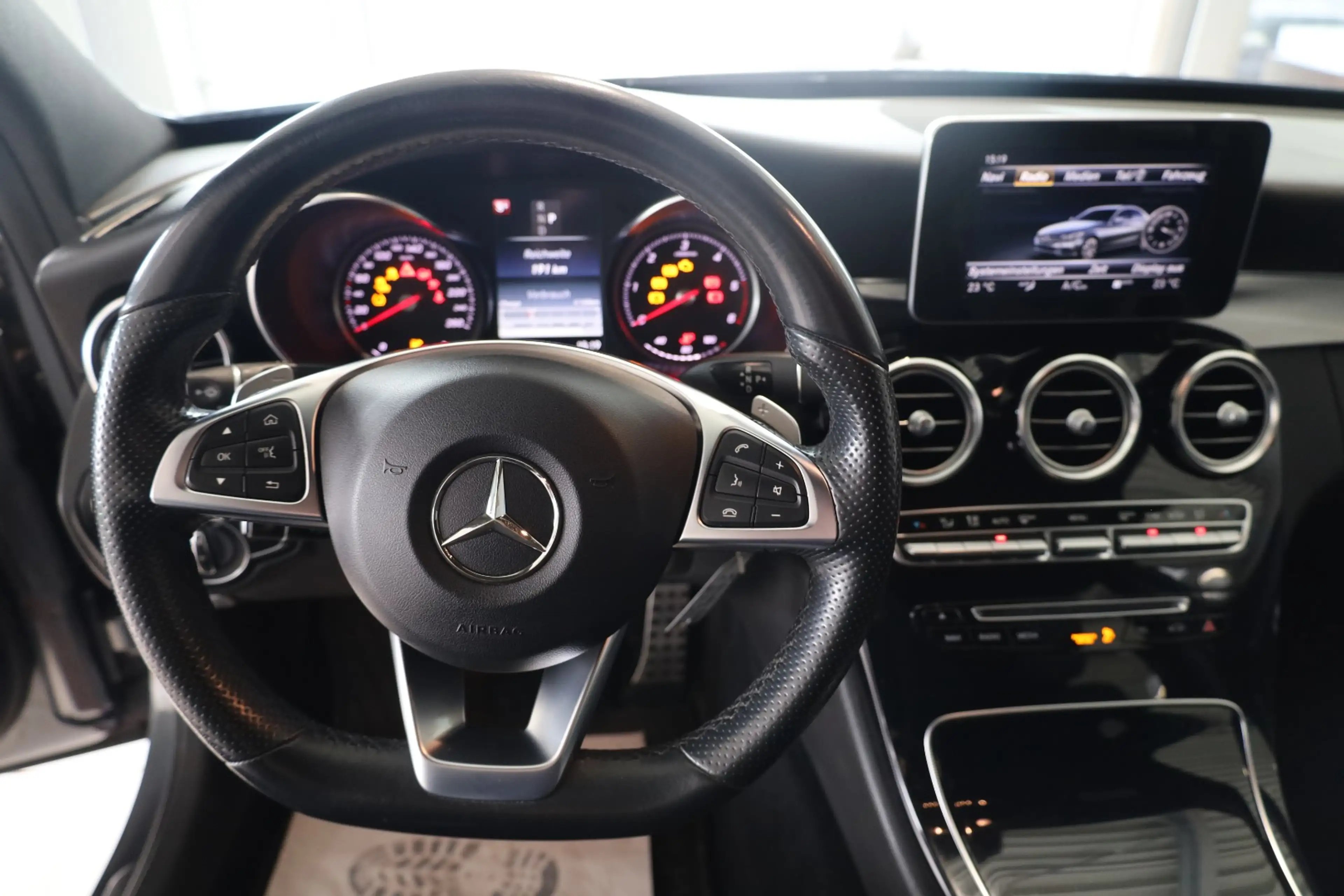 Mercedes-Benz C 220 d 4Matic AMG-LINE Schiebedach*Kamera — photo 17