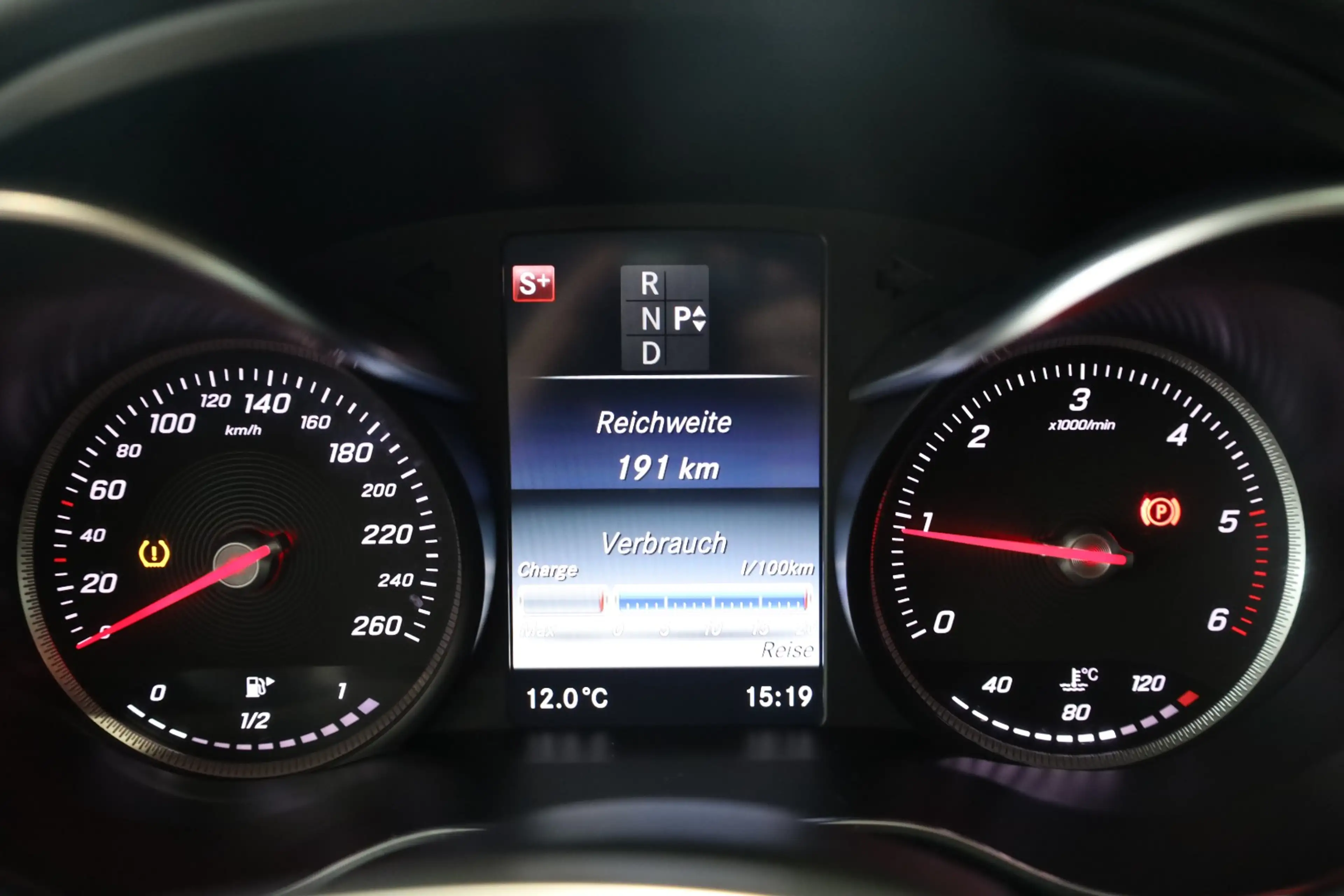 Mercedes-Benz C 220 d 4Matic AMG-LINE Schiebedach*Kamera — photo 21