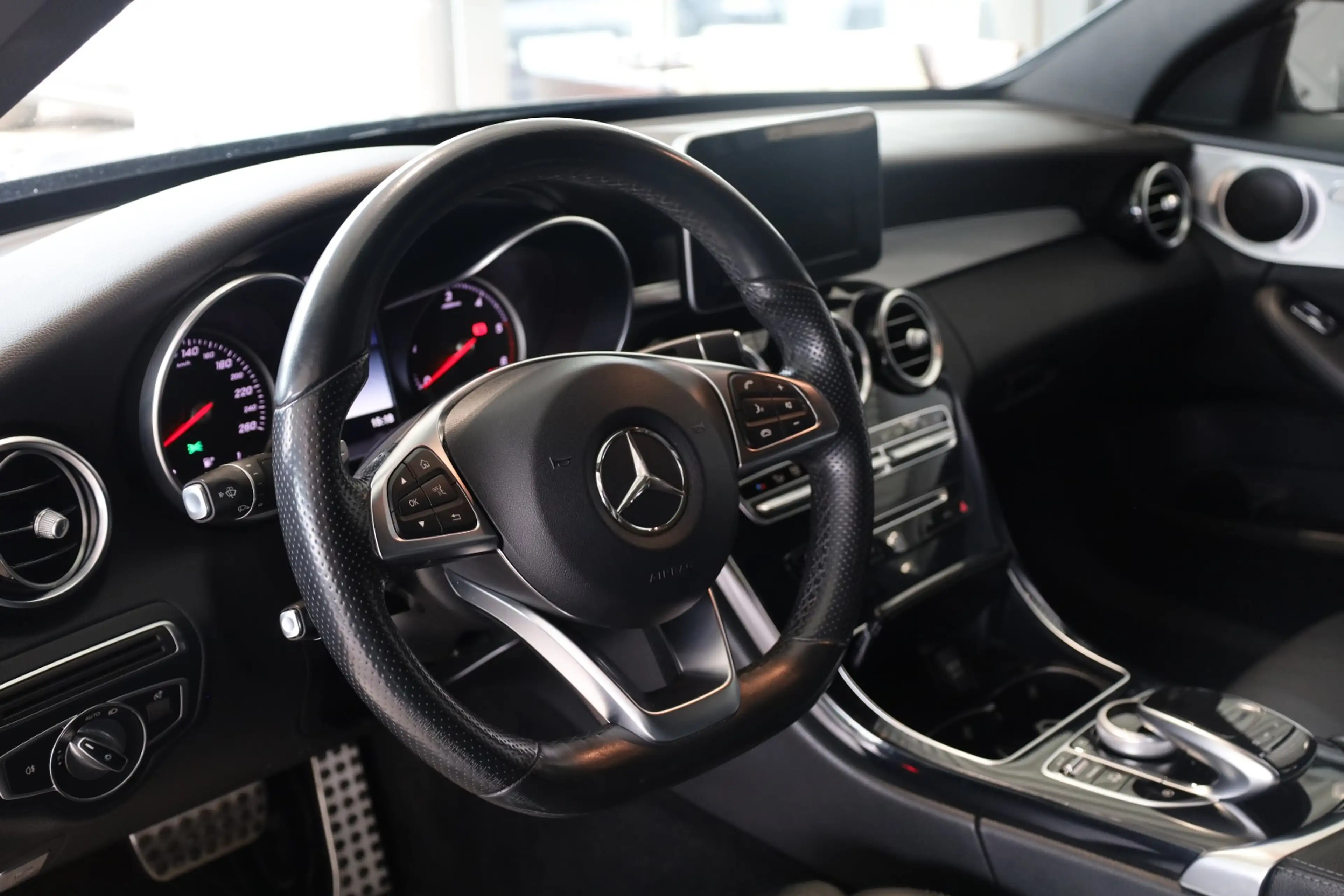 Mercedes-Benz C 220 d 4Matic AMG-LINE Schiebedach*Kamera — photo 16