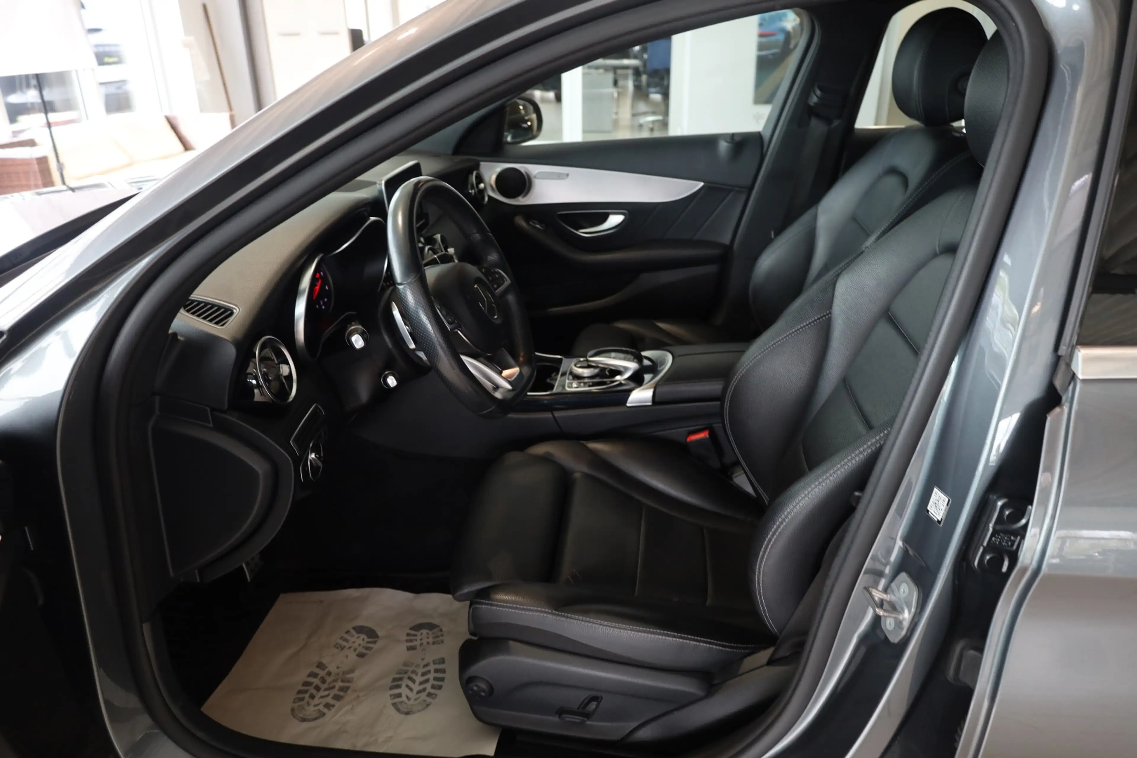 Mercedes-Benz C 220 d 4Matic AMG-LINE Schiebedach*Kamera — photo 13