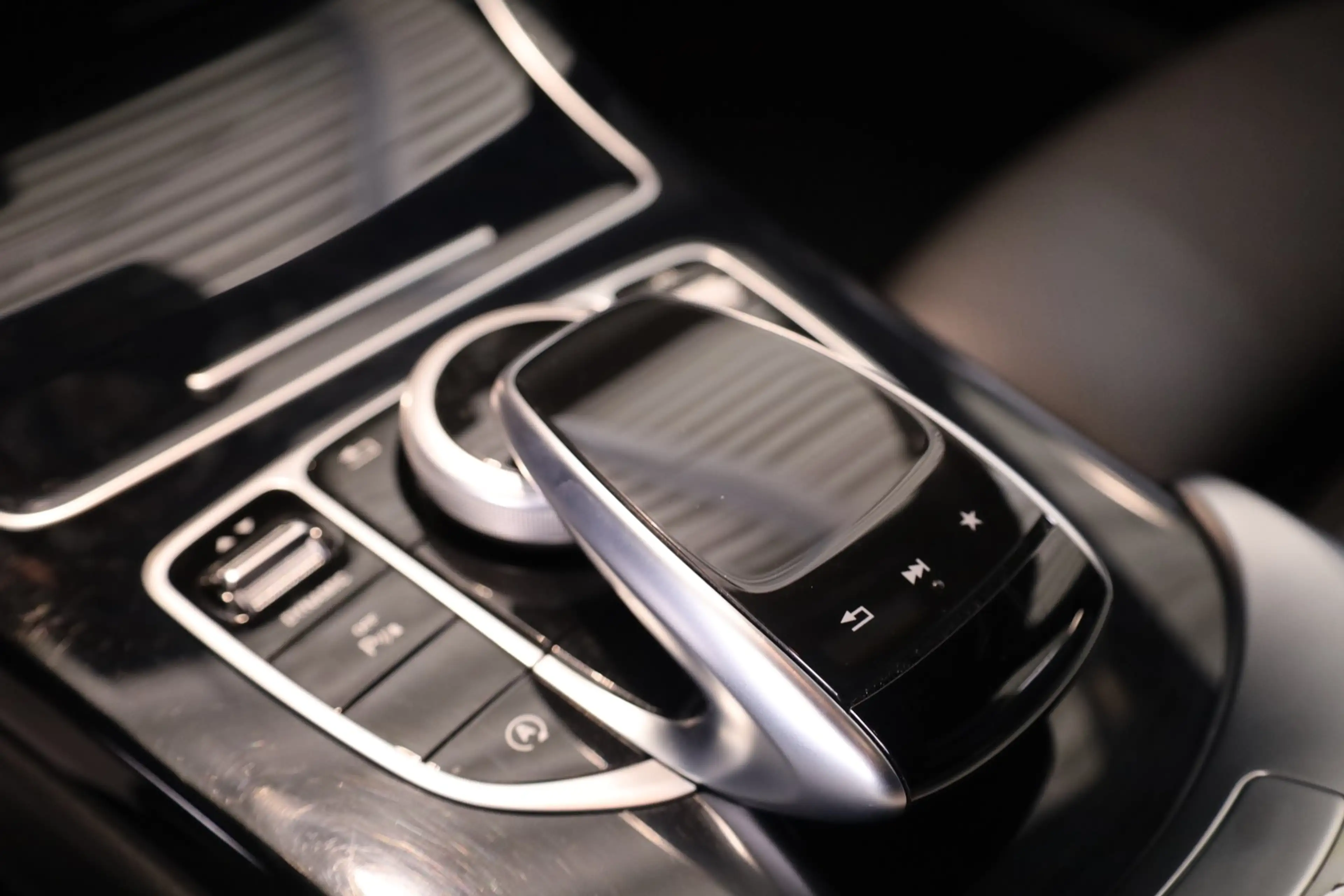 Mercedes-Benz C 220 d 4Matic AMG-LINE Schiebedach*Kamera — photo 22