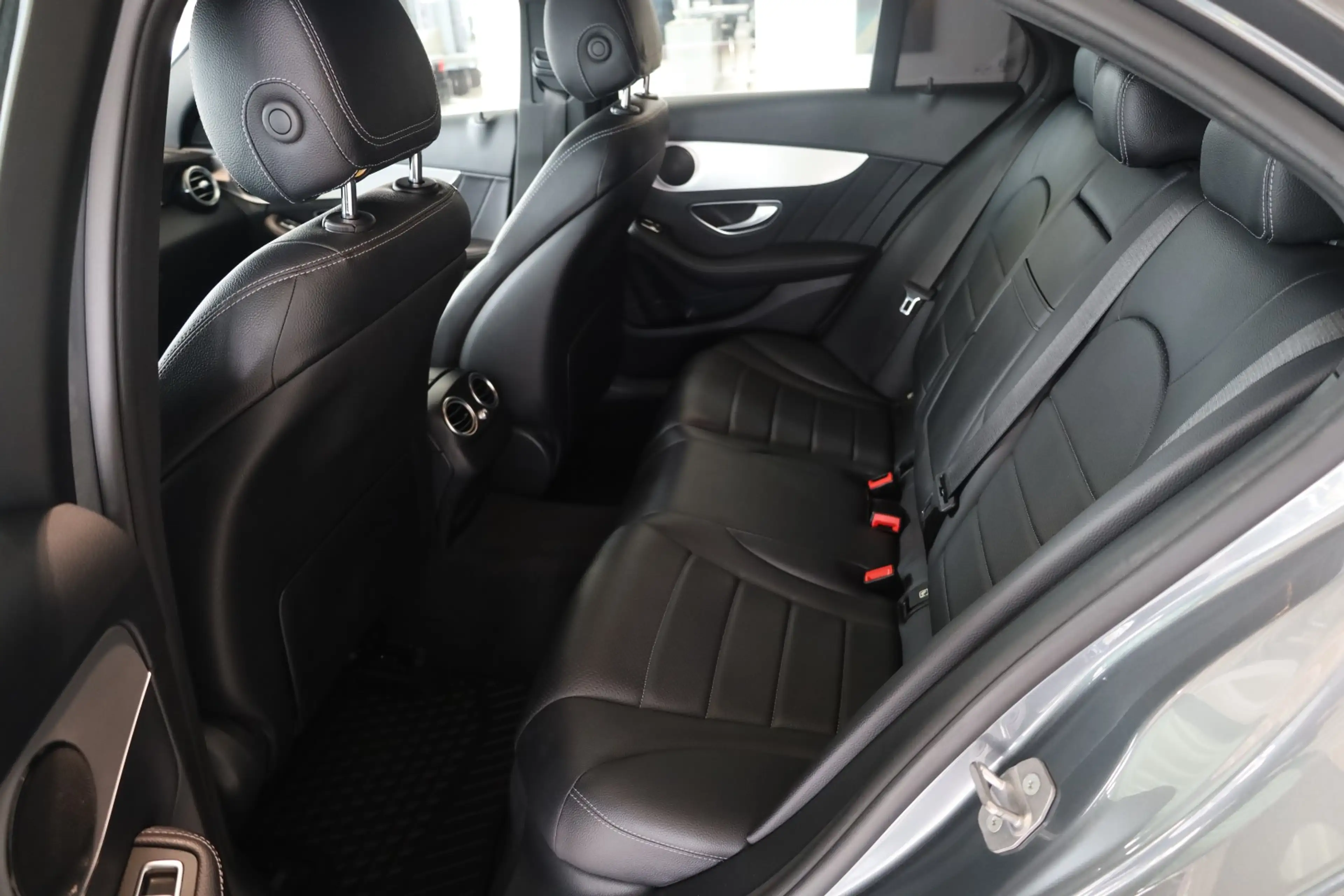 Mercedes-Benz C 220 d 4Matic AMG-LINE Schiebedach*Kamera — photo 12