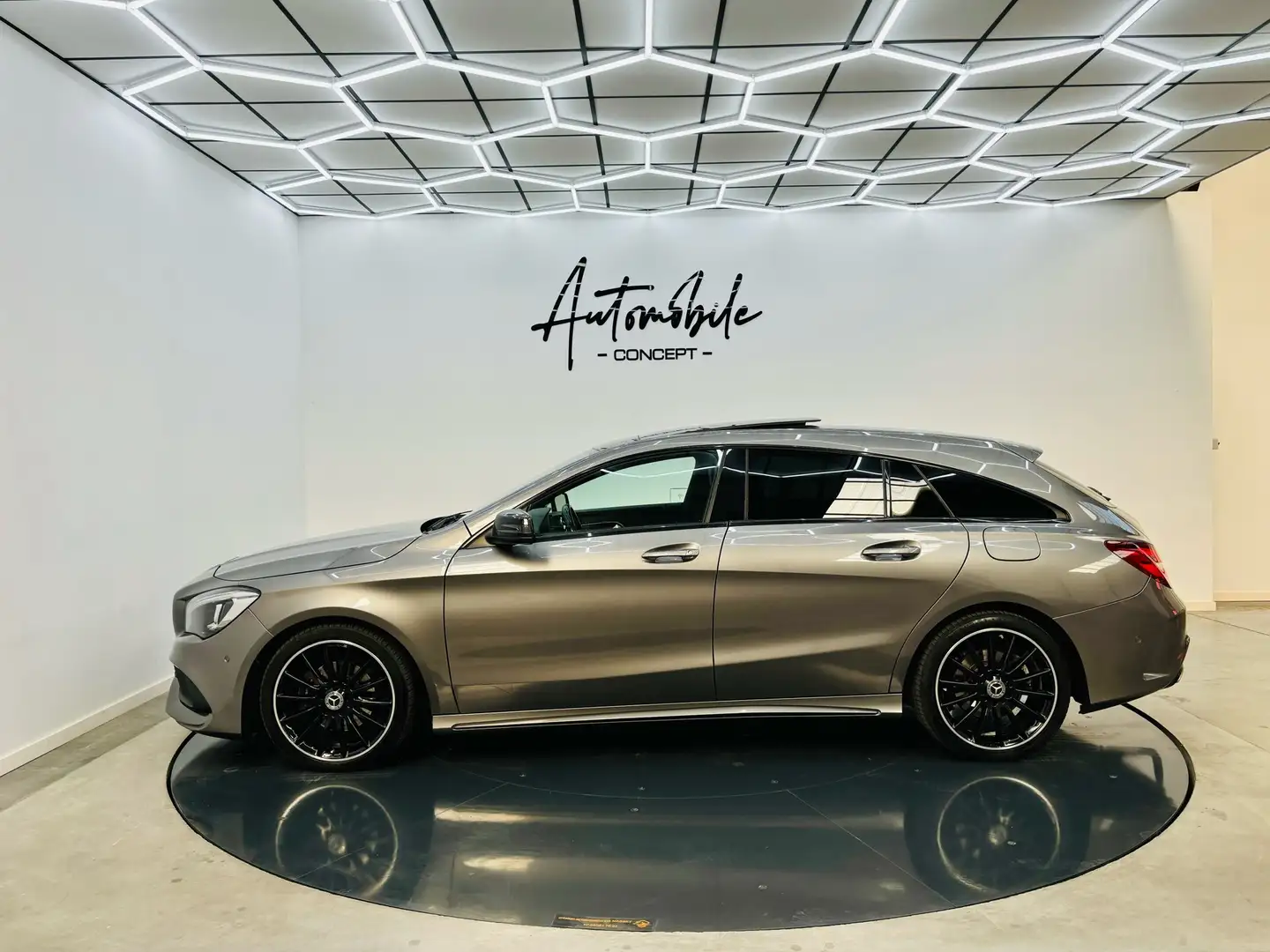 Mercedes-Benz CLA 200 ✅️1AN GARANTIE ✅️CONTROL TECHNIQUE ✅️PACK AMG Gris - 2