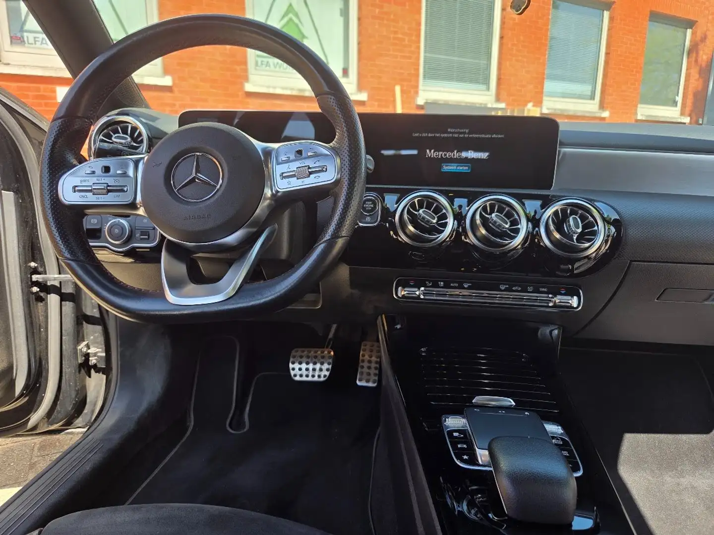 Mercedes-Benz 180 A180 D AMG-line Negro - 2