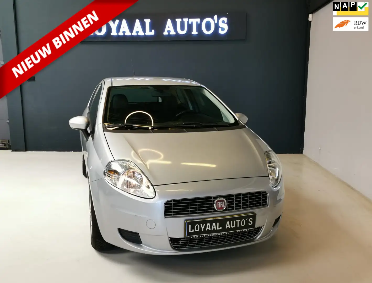 Fiat Grande Punto 1.4 Edizione Lusso | AIRCO | CRUISE | TREKHAAK | N Grijs - 1