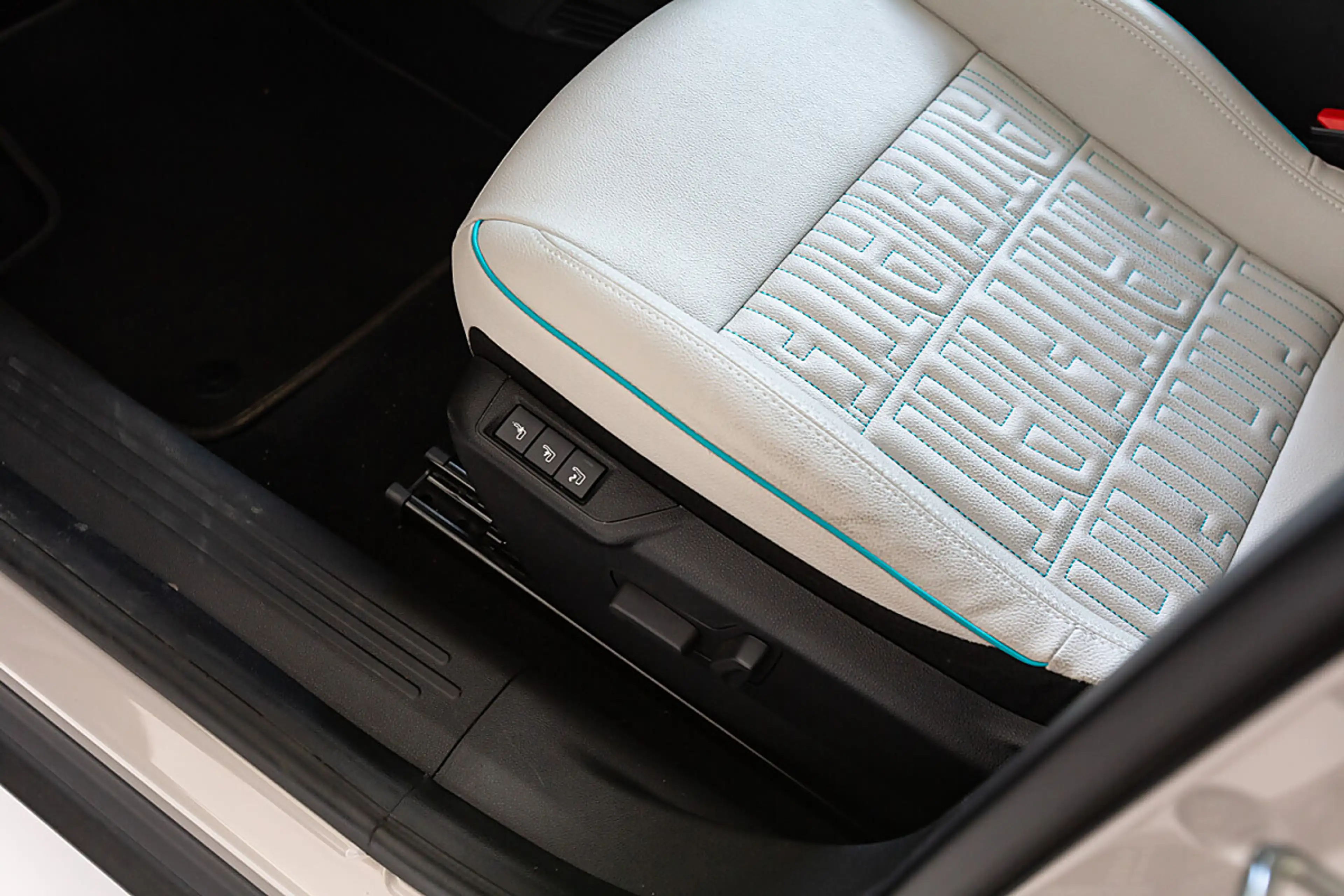Fiat 600e 600 Elektro 54 kWh La Prima — photo 13
