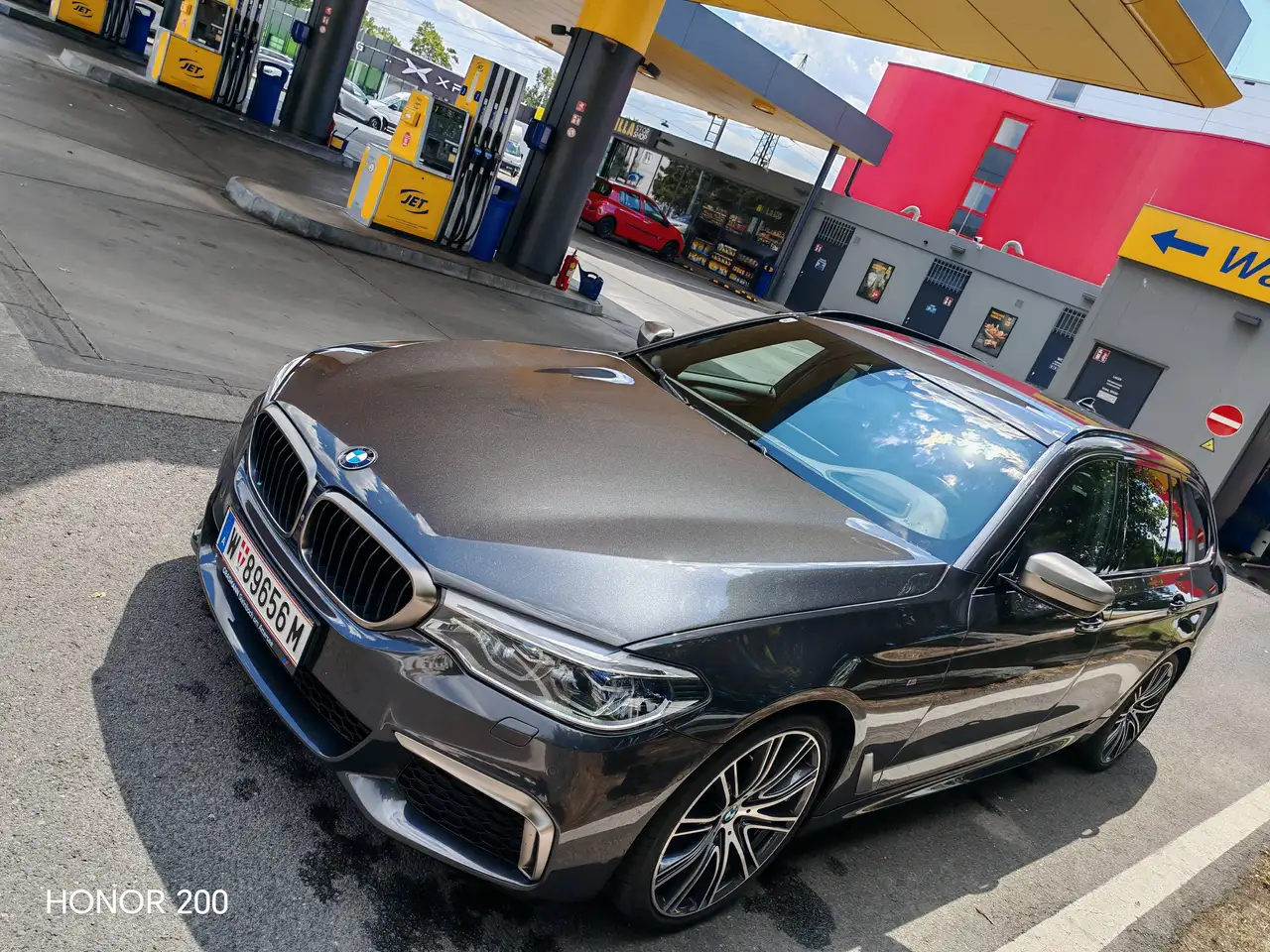 BMW 550