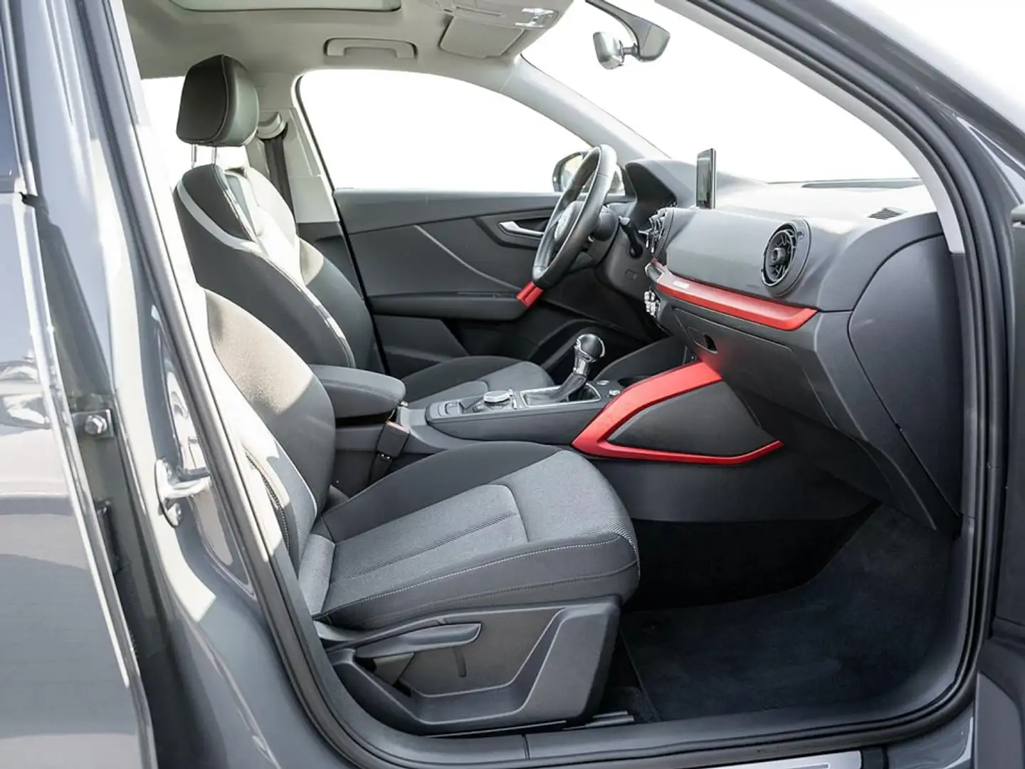 Audi Q2 1.4 TFSI sport PANO LED SHZ S line Grigio - 2